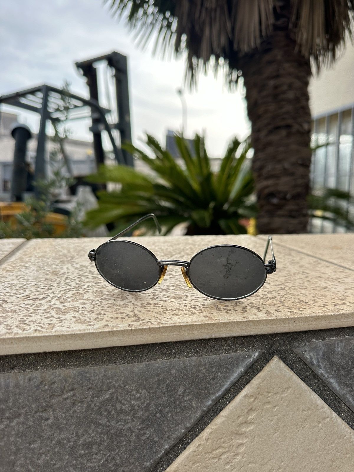 Valentino Valentino Sunglasses Vintage Black V678 Size ONE SIZE - 2 Thumbnail