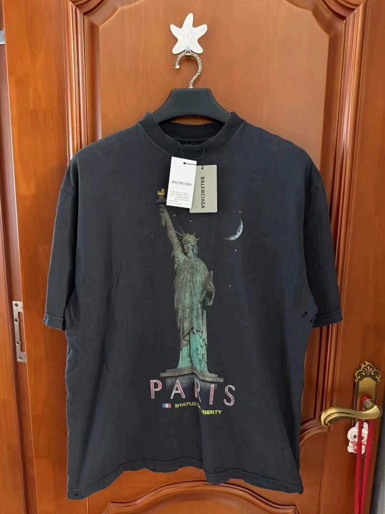 Balenciaga Balenciaga Statue of Liberty Sabotage Short Sleeve Size US S / EU 44-46 / 1 - 1 Thumbnail