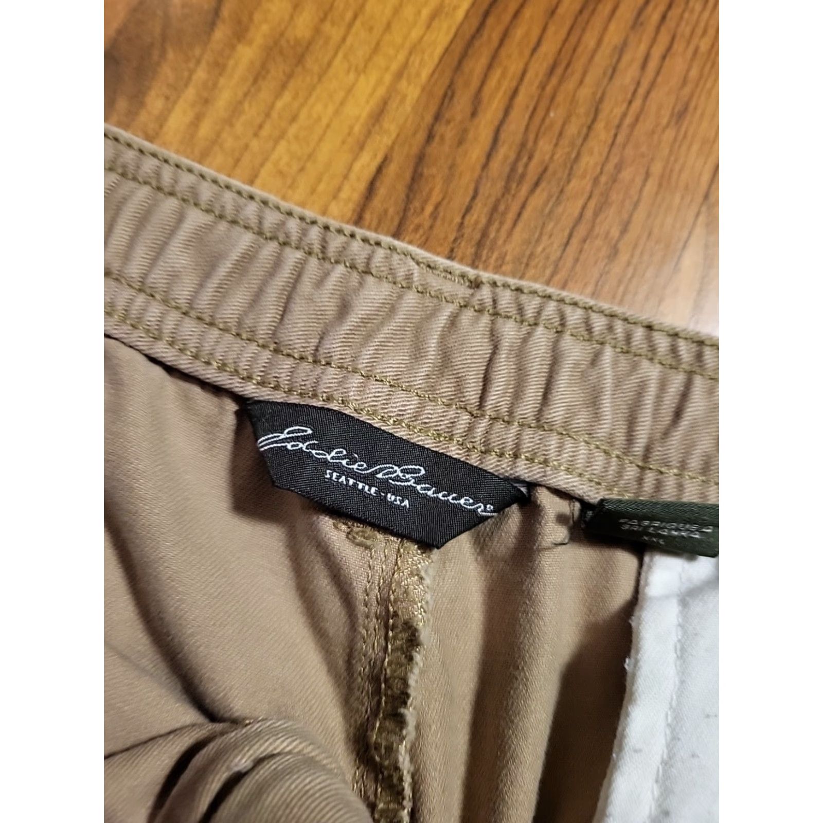 Eddie Bauer VINTAGE Eddie Bauer Chino Shorts Mens XXL 42x8 Beige Flat Front Cotton Y2K Size US 39 - 3 Thumbnail