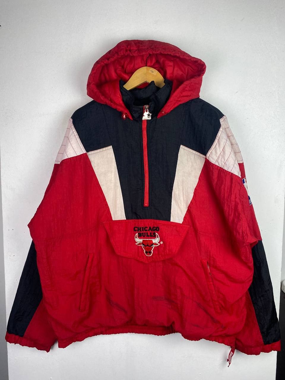 RARE VINTAGE 90'S CHICAGO BULLS STARTER NBA L PULLOVER COAT