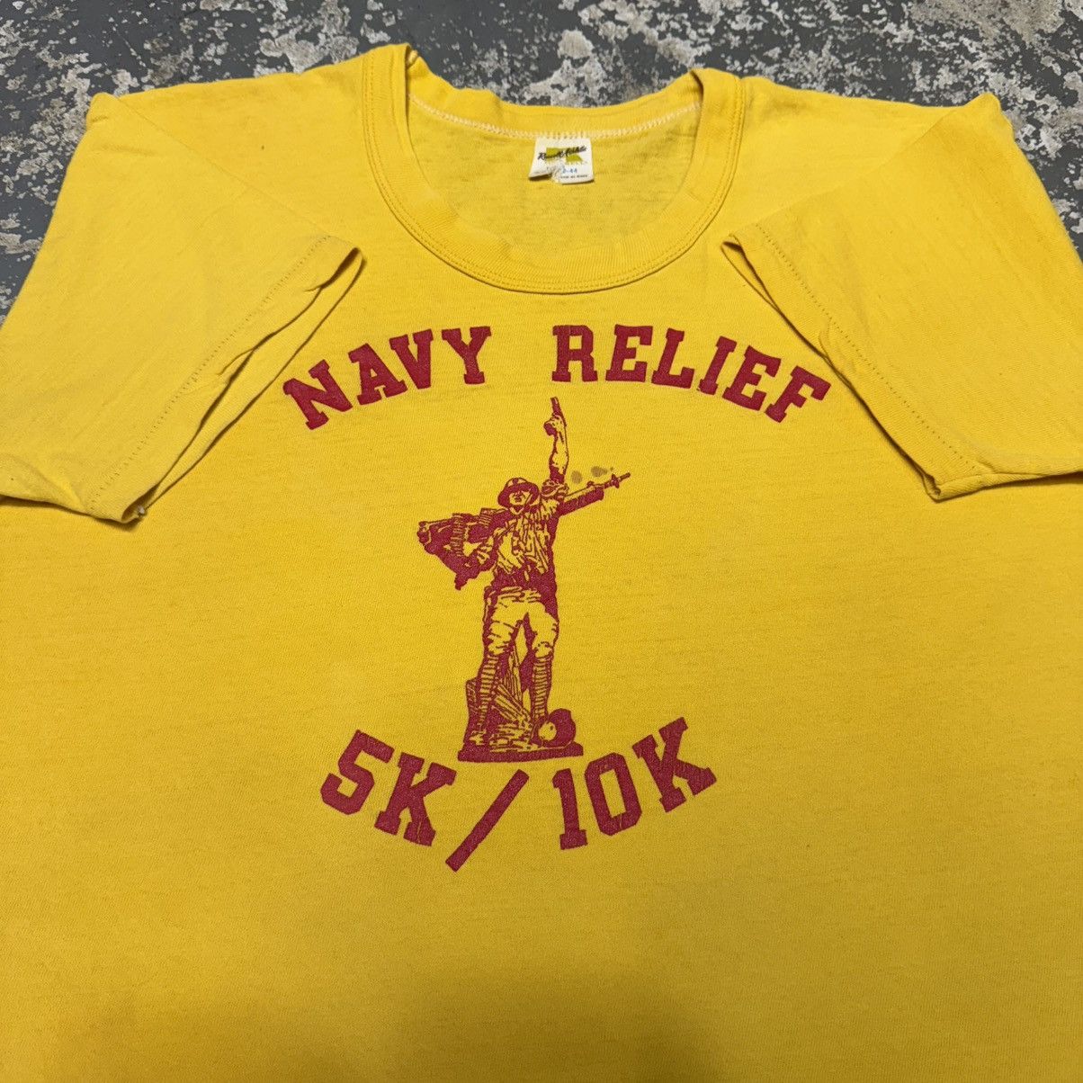 Russell Athletic True Vintage Navy Relief 5K/10K Yellow 70s Russell Marine Size US L / EU 52-54 / 3 - 3 Thumbnail