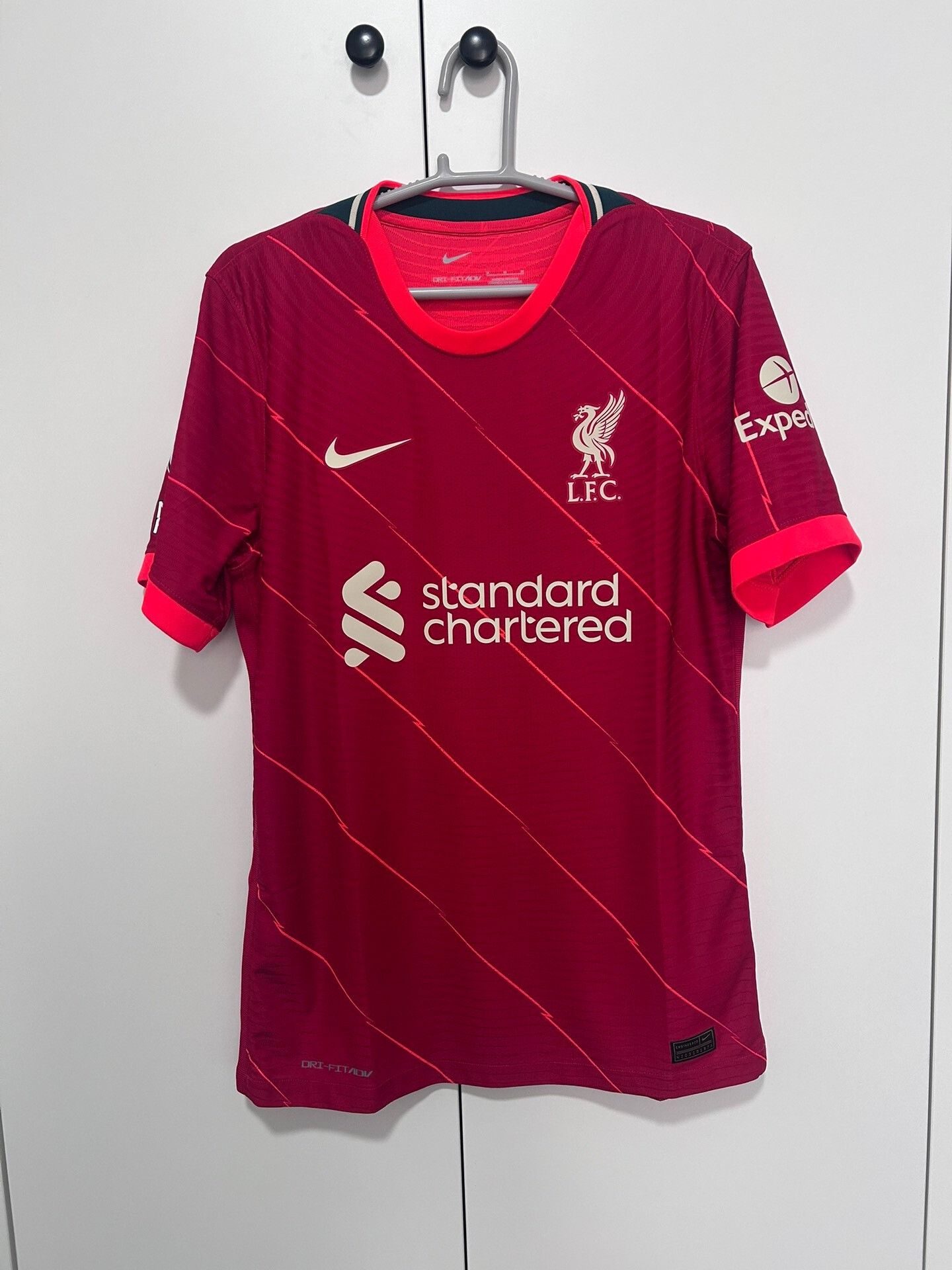 Other Liverpool 21/22 Home Player Jersey Size US M / EU 48-50 / 2 - 1 Thumbnail