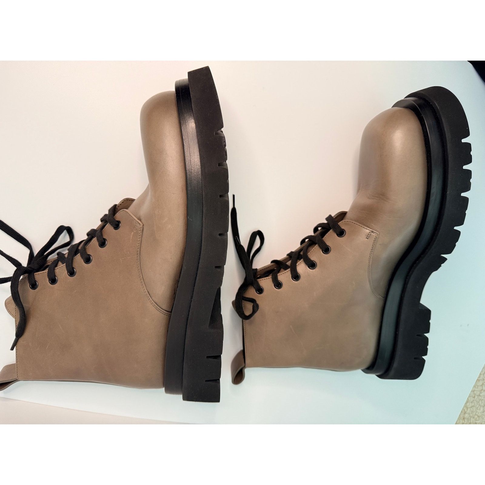 Bottega Veneta Bottega Veneta Lug Ankle Boots Asphalt EU 44 US 11 Size US 11 / EU 44 - 7 Thumbnail