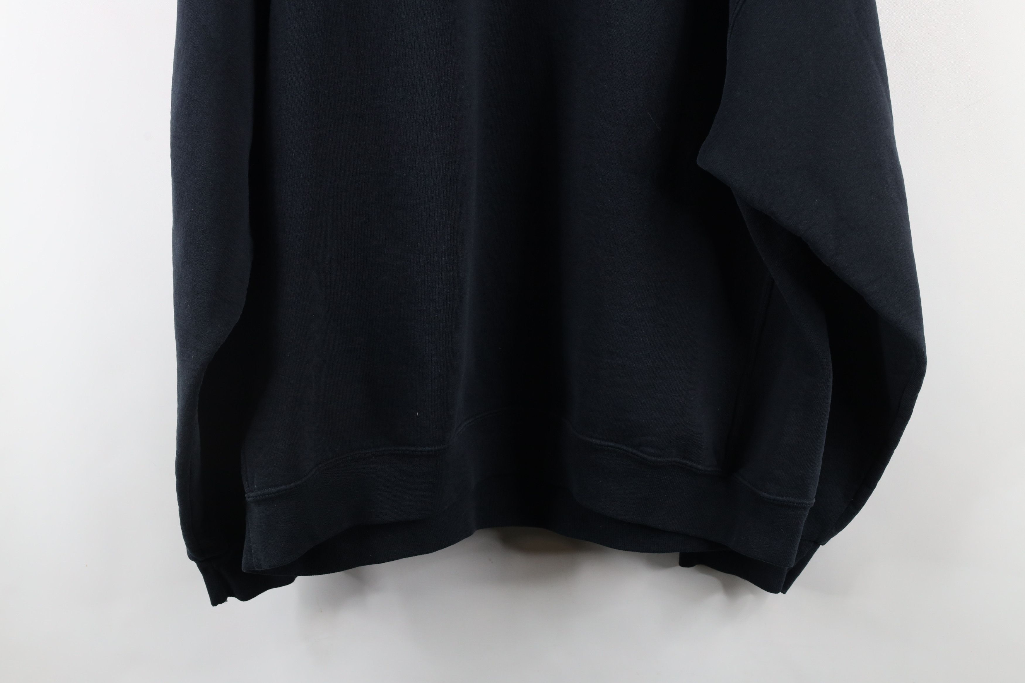 Russell Athletic × Vintage Vintage Russell Athletic Blank Crewneck Sweatshirt Black Size US XXL / EU 58 / 5 - 15 Thumbnail