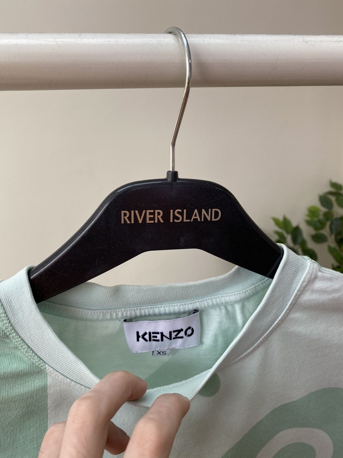 Kenzo × Vintage Vintage Kenzo Women’s Printed T-Shirt Size XS / US 0-2 / IT 36-38 - 8 Thumbnail
