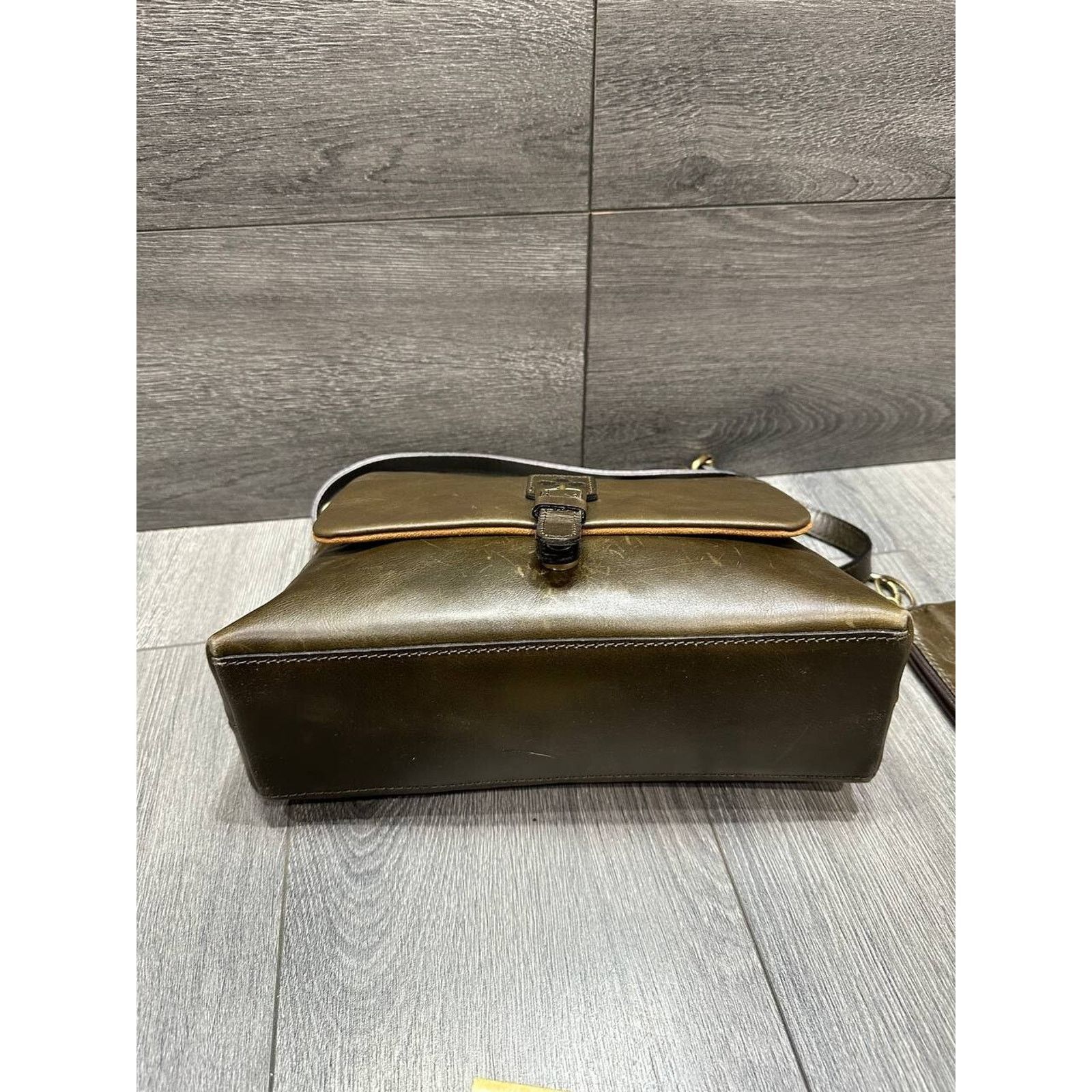 Patricia Nash Patricia Nash Mili Leather Crossbody Pouch Olive bag A660568 Size ONE SIZE - 3 Thumbnail