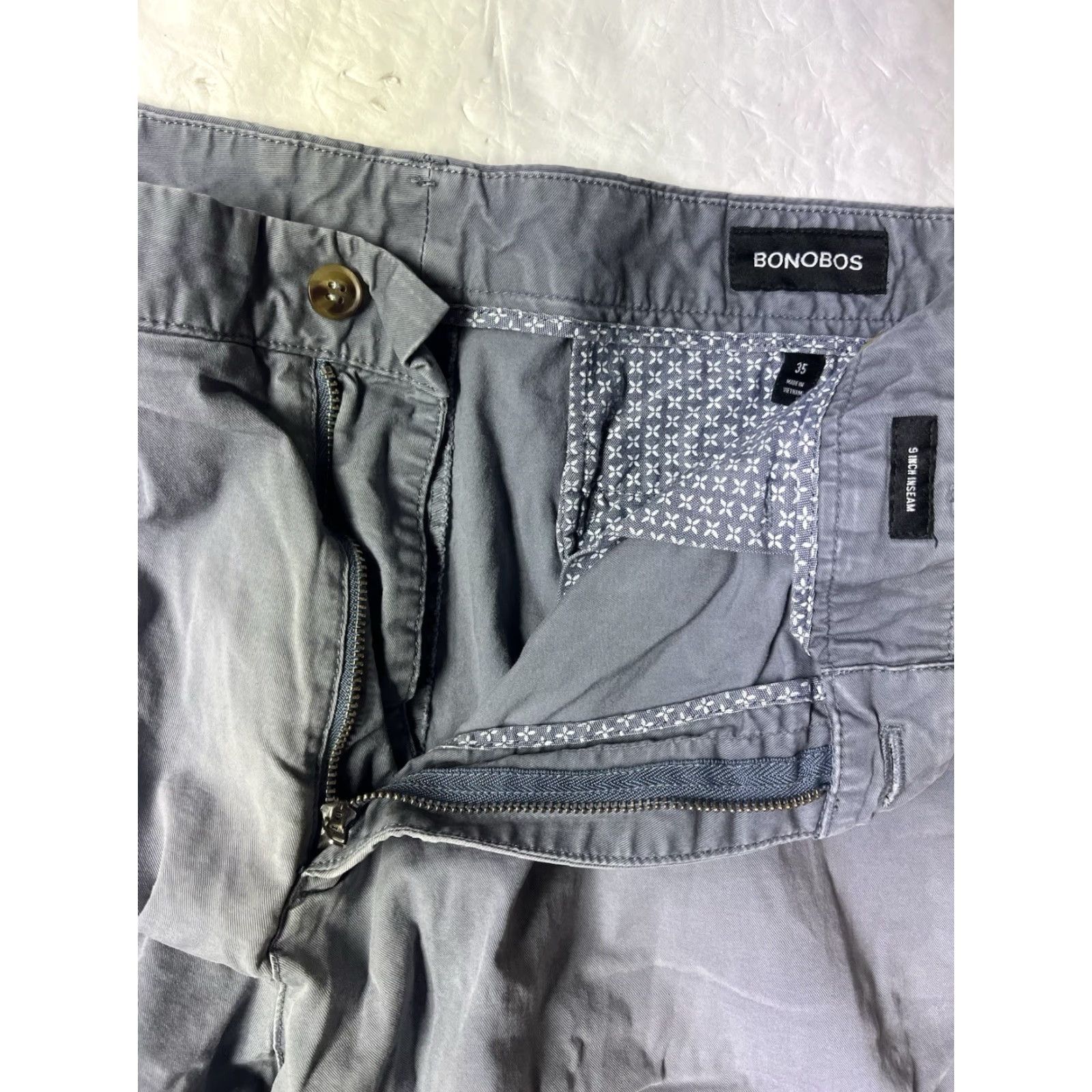 Bonobos Bonobos Classic Chino Shorts Men's 35 Gray 9" Inseam Casual Pocket Logo Flat Front Zip Belt Loops Regular Size 35 Cotton Knit Medium Wash Men Size US 35 - 6 Thumbnail
