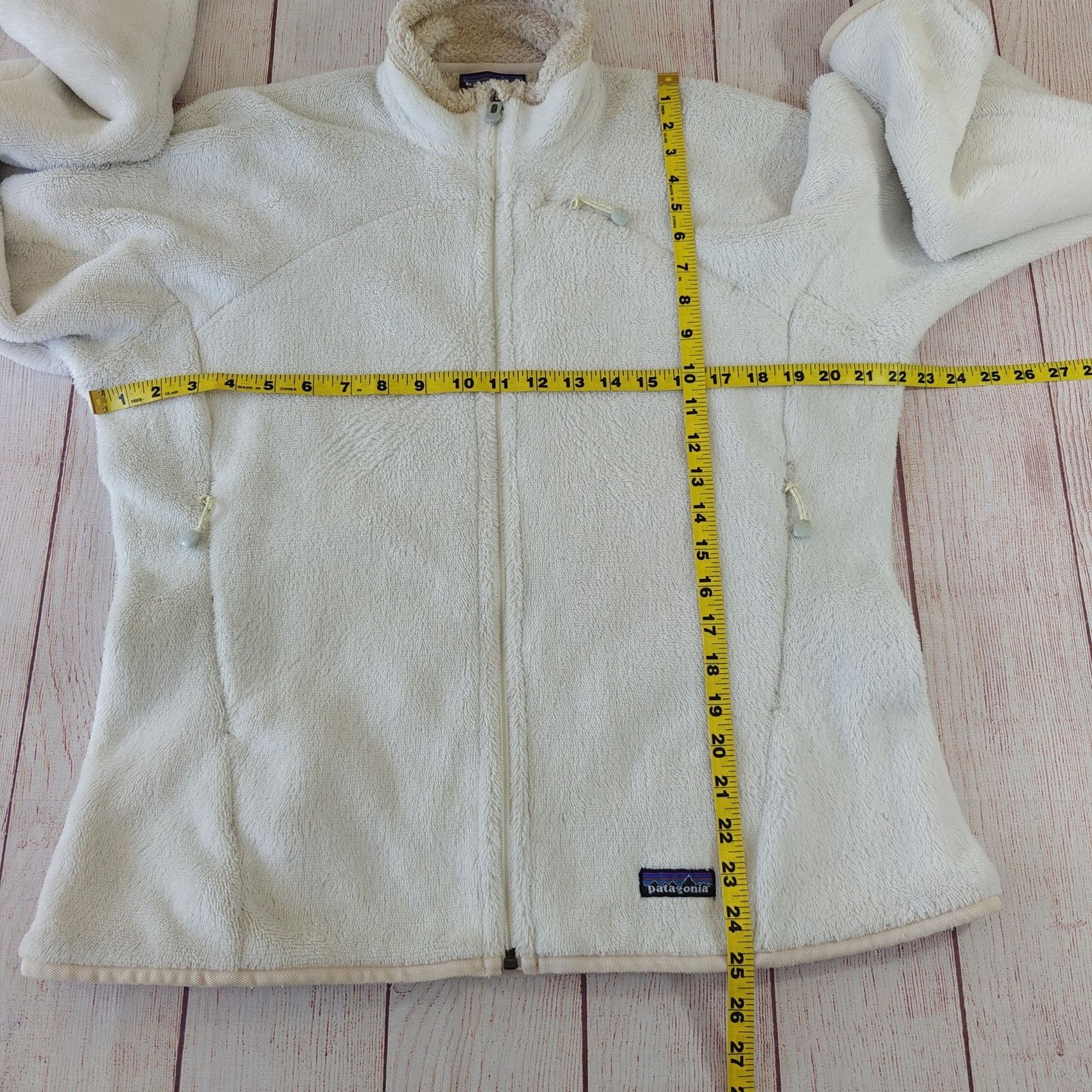 Patagonia W's Patagonia Cream Regulator R4 Fleece Jacket sz L Size L / US 10 / IT 46 - 8 Thumbnail
