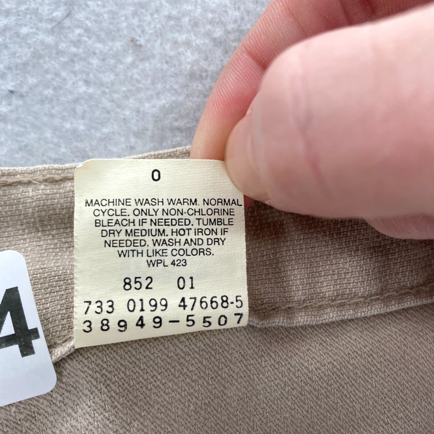 Levi's VINTAGE Levi's Cargo Shorts Women's 16 Khaki Canvas High Rise Workwear Size 38" / US 16 / IT 52 - 7 Thumbnail