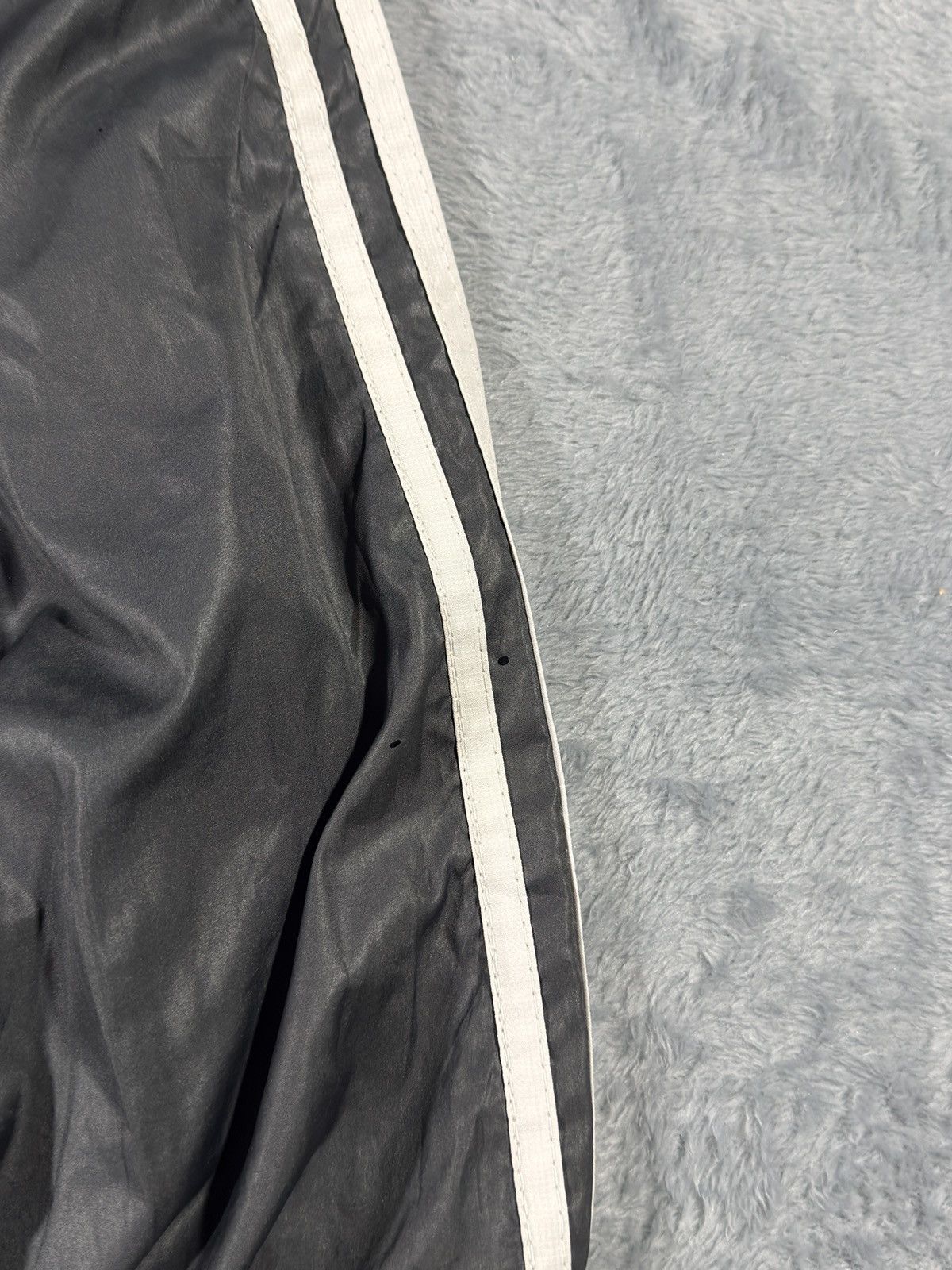 Adidas track jacket Windbreaker Adidas Vintage Retro 90s taglia L Size US L / EU 52-54 / 3 - 8 Thumbnail