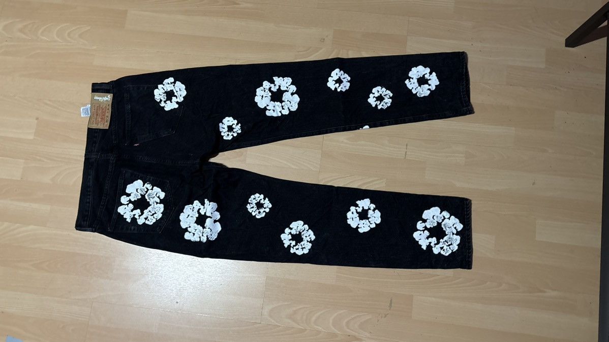 DENIM TEARS × Levi's Denim Tears x Levi's Straight-Leg-Jeans mit Cotton Wreath Size US 36 / EU 52 - 2 Thumbnail