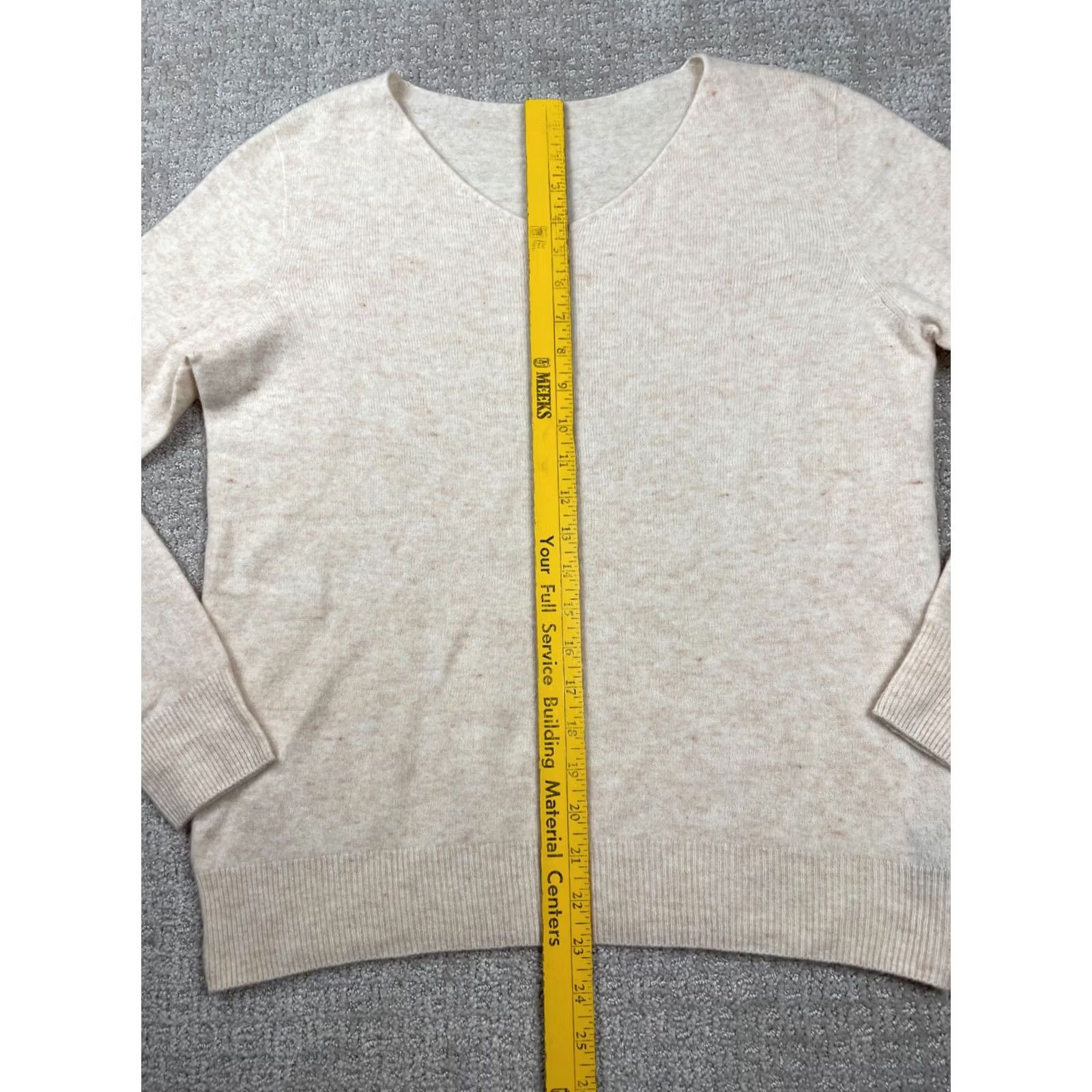 Vintage Womens Sweater Pullover V-Neck Pink Medium Extrafine Merino Wool Long Sleeve Hand Wash Only Casual Winter Spring Size M / US 6-8 / IT 42-44 - 2 Thumbnail