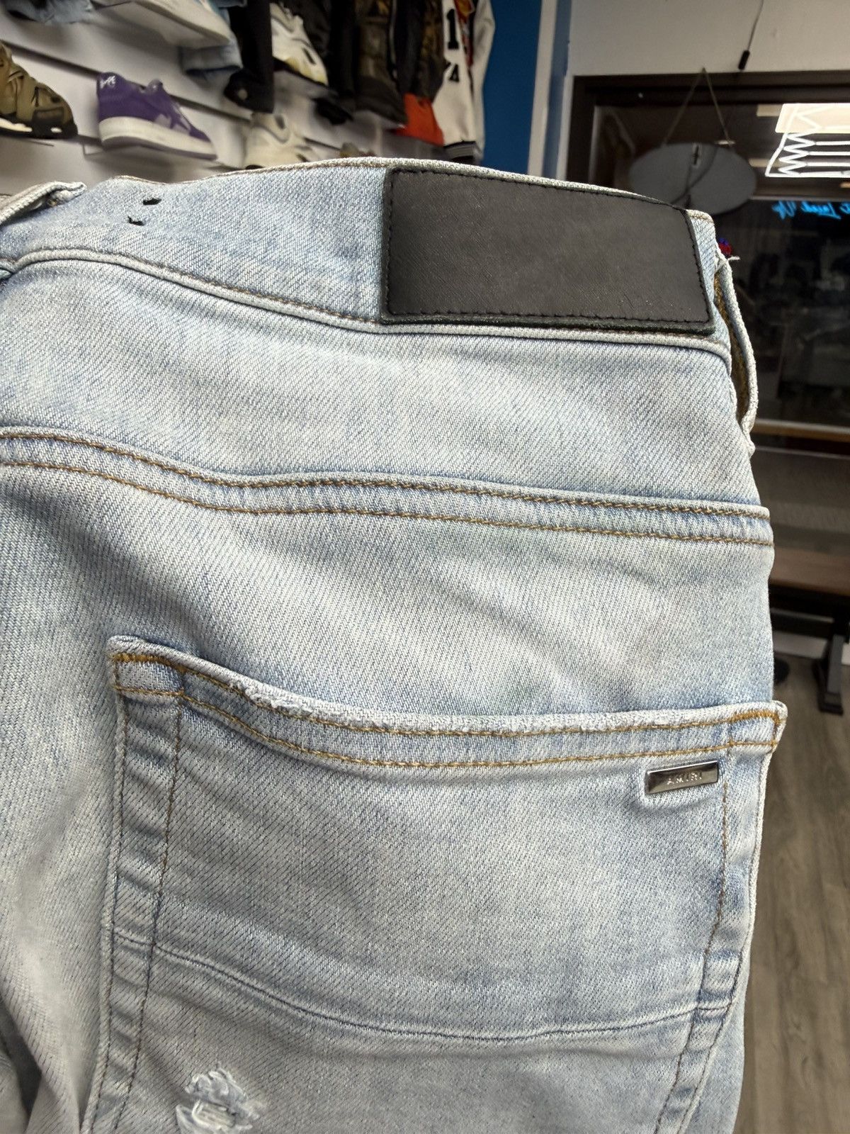 Amiri Amiri Distressed Light Wash Denim - Embroidered Logo Size US 29 - 5 Thumbnail