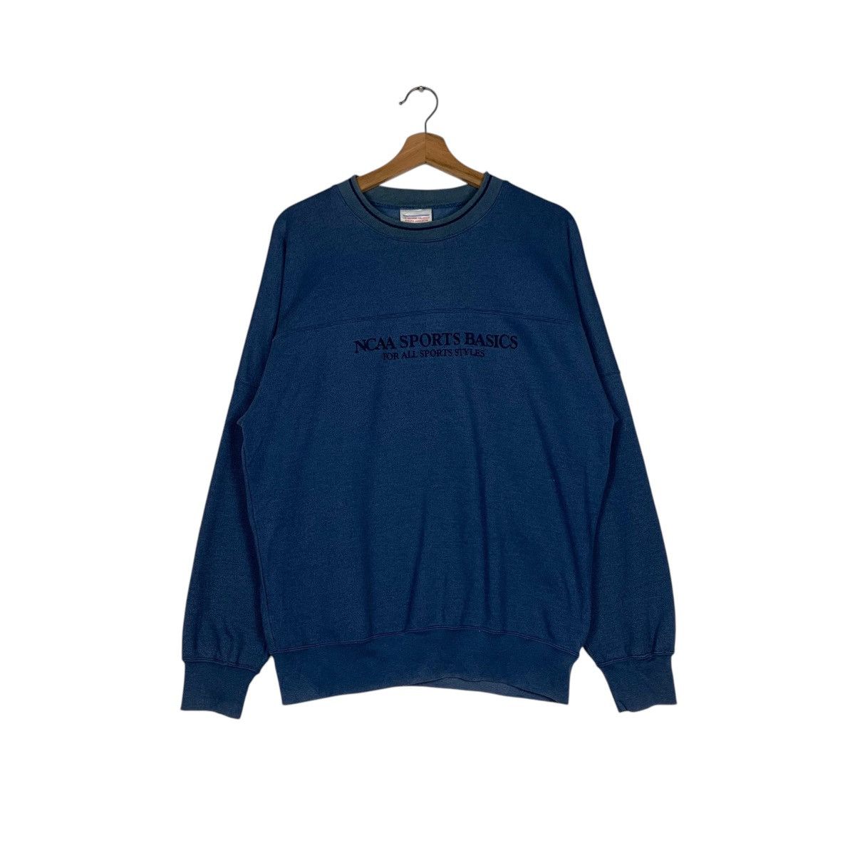 Descente NCAA Embroidery Logo Sweatshirt #1452-C65 Size US L / EU 52-54 / 3 - 1 Thumbnail
