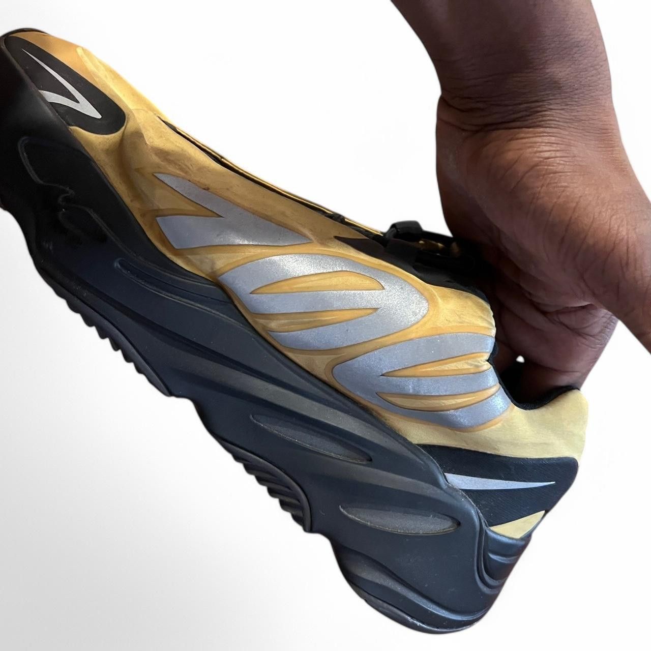 Yeezy Adidas Yeezy 700 MNVN Size US 11 / EU 44 - 3 Thumbnail