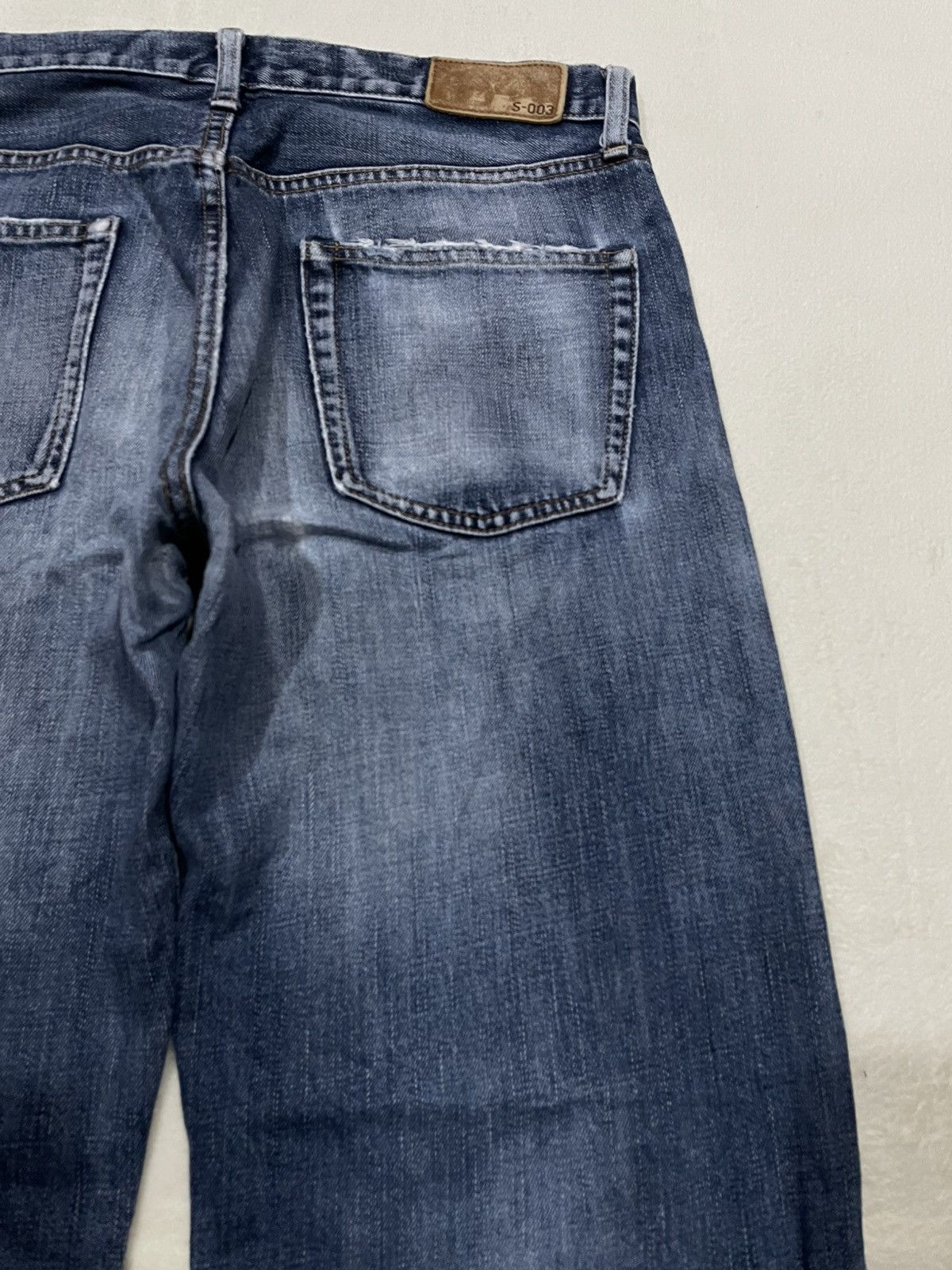 Uniqlo Vintage Uniqlo Straight Cut Distress Ripped Faded Denim Jean Size US 32 / EU 48 - 14 Thumbnail