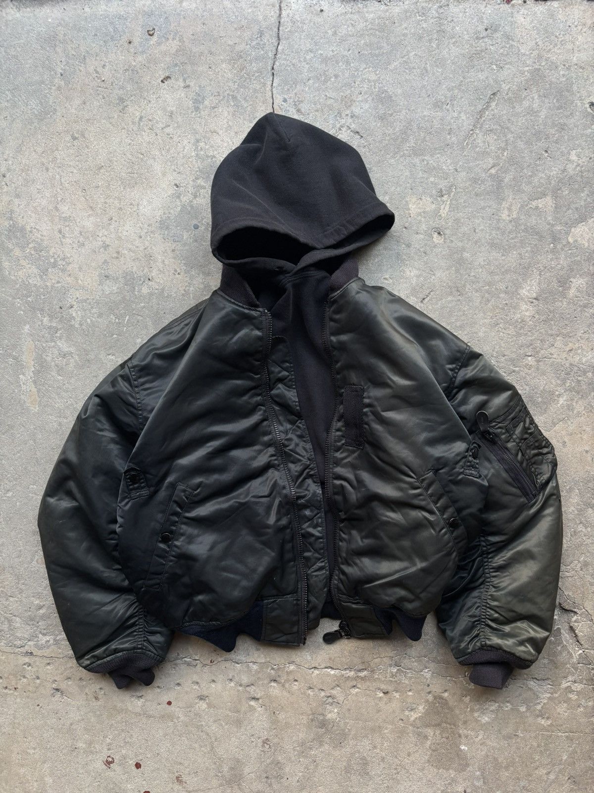 Alpha Industries Sun Faded!!Black Bomber Flight Jacket Size US L / EU 52-54 / 3 - 4 Thumbnail