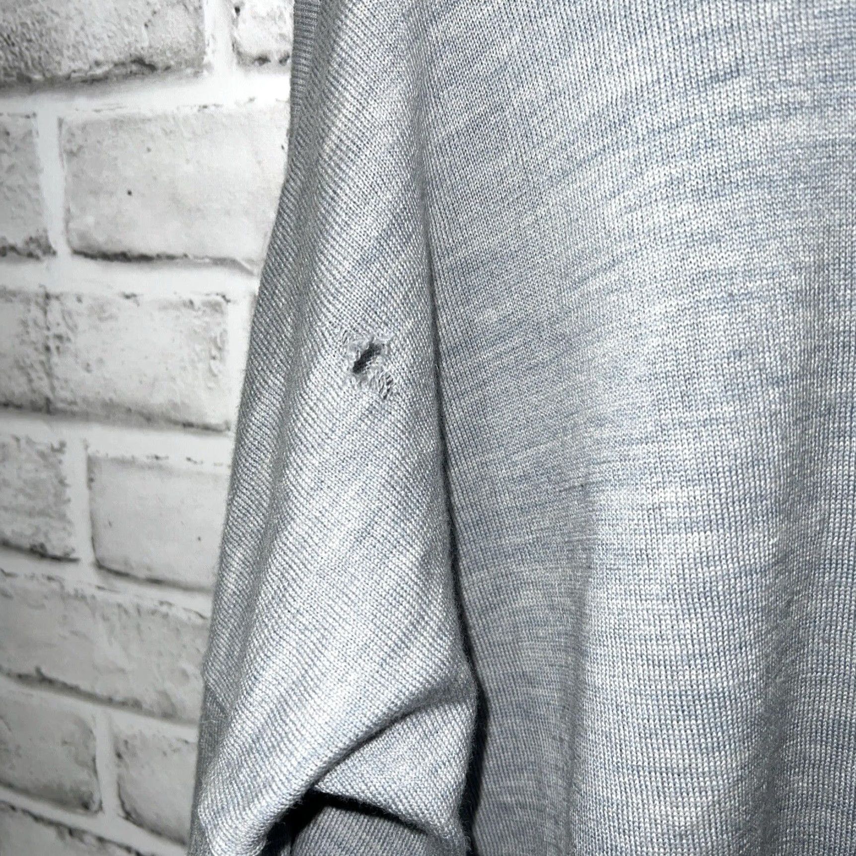 Lululemon VINTAGE Lululemon Sweater Women's Size 10 Wool Blend Gray Open Fit Size L / US 10 / IT 46 - 5 Thumbnail