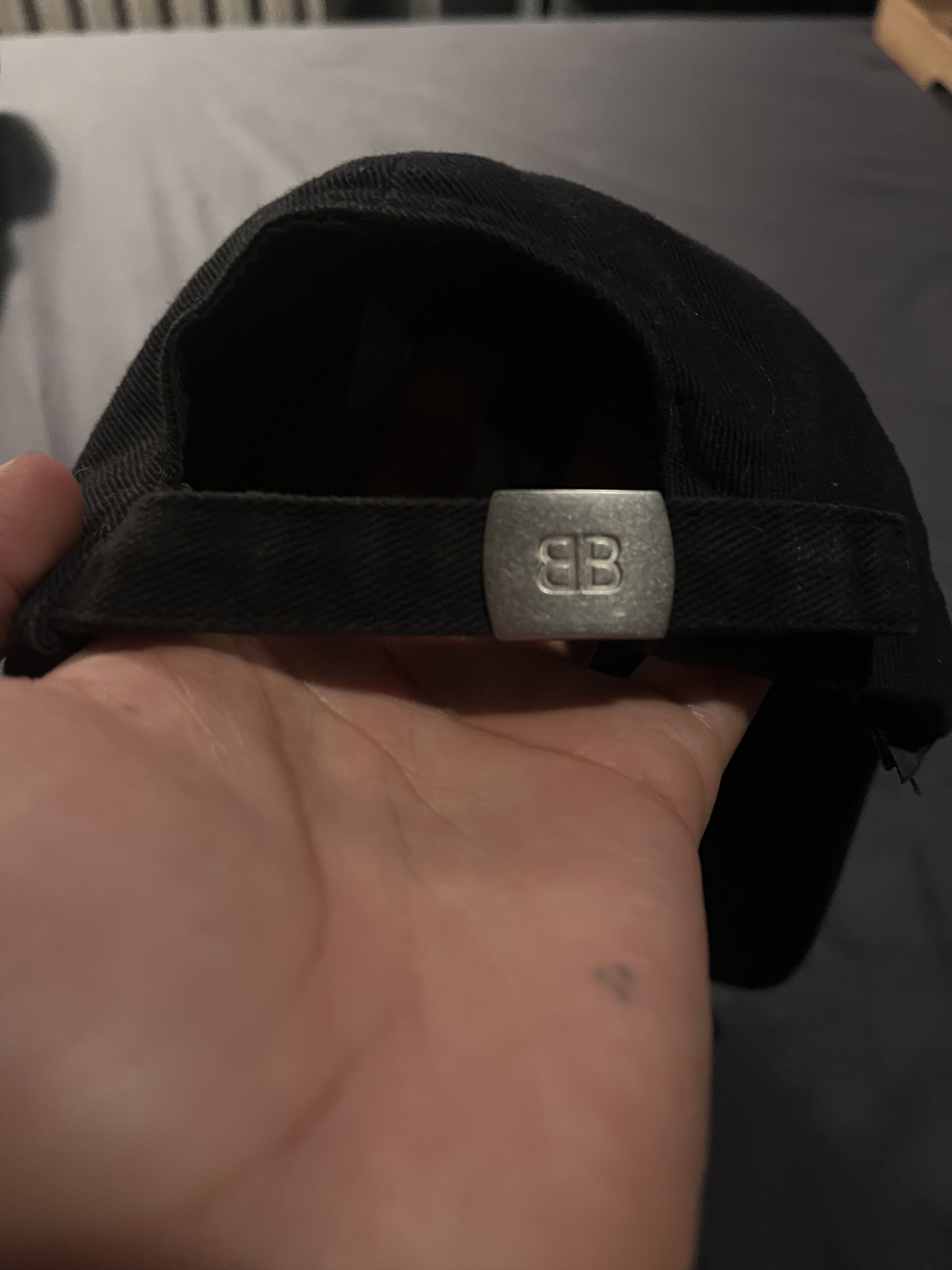 Balenciaga Balenciaga distressed baseball hat Size 26 - 5 Thumbnail