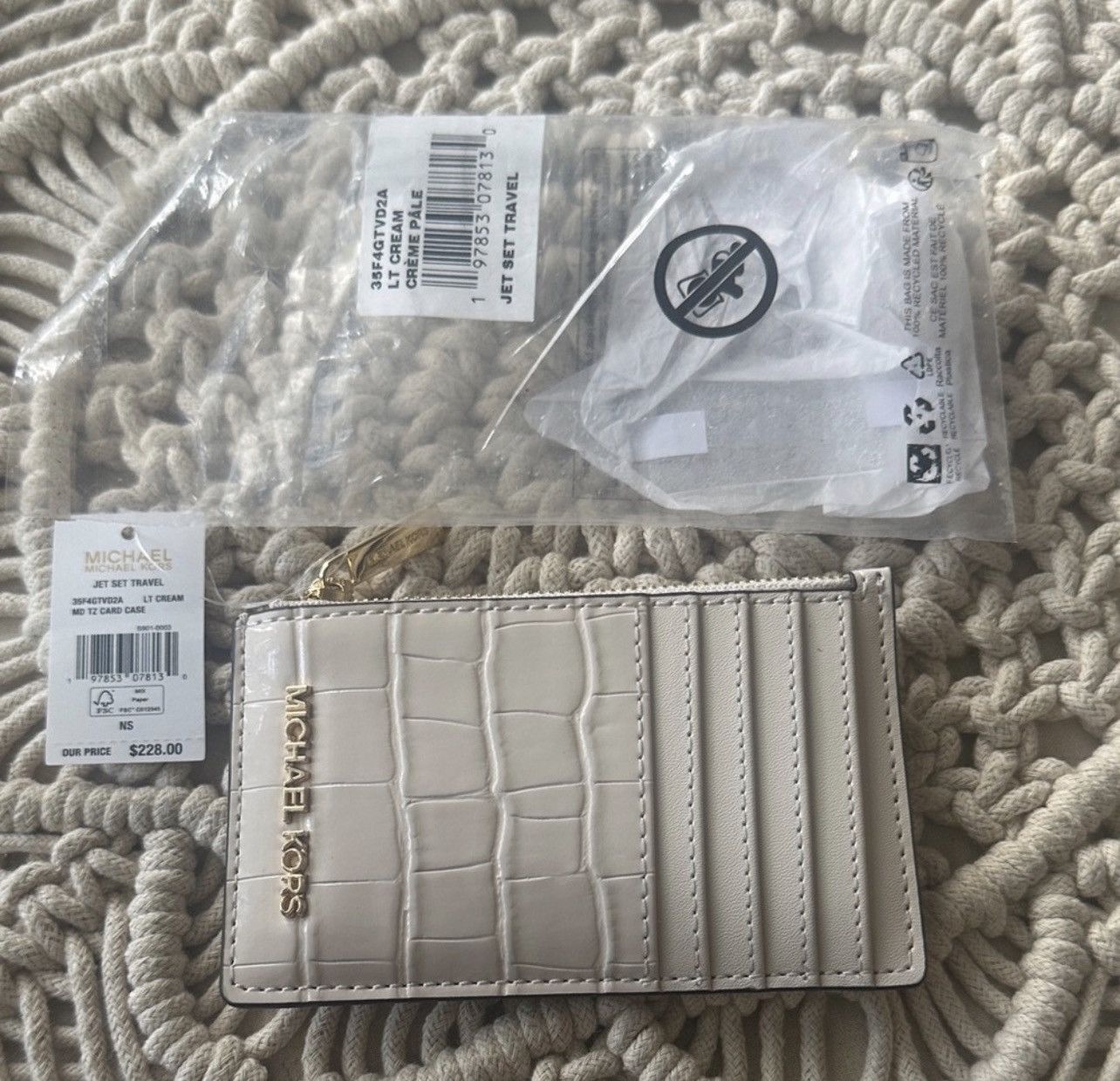 Michael Kors NWT Michael Kors Jet Set Travel Card Holder Wallet Size ONE SIZE - 1 Thumbnail