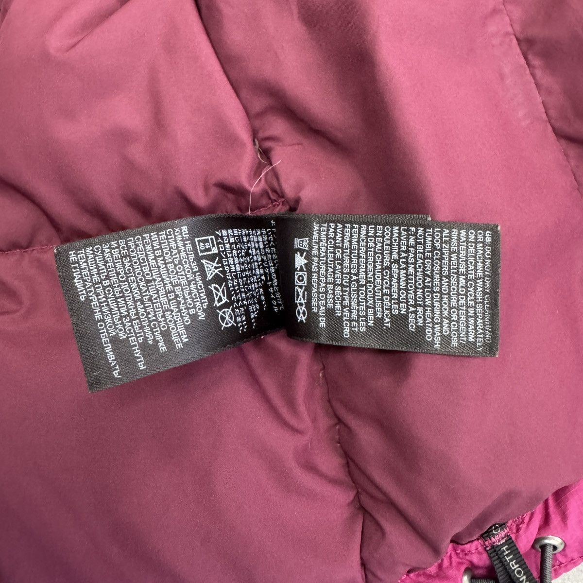 The North Face The North Face TNF 700 Nuptse Pink Puffer Down Jacket Women Size M / US 6-8 / IT 42-44 - 16 Thumbnail
