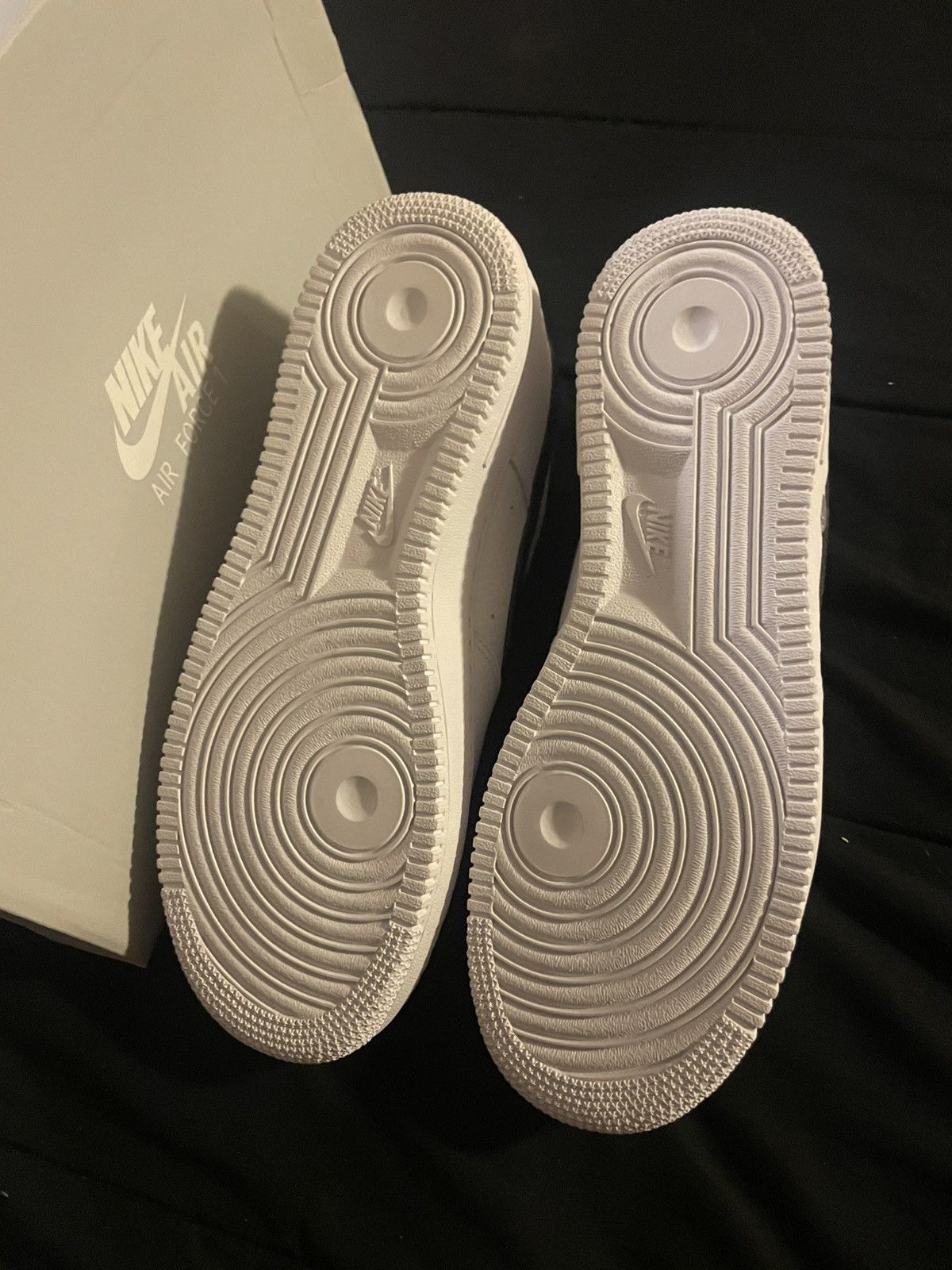 Nike Nike Air Force 1 ‘07 Size US 10 / EU 43 - 5 Thumbnail