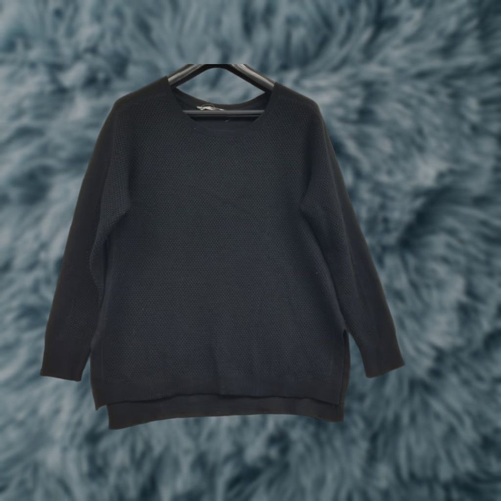 Athleta Athleta Shirt Women Black Long Sleeve Round Neck Pullover Knit Lightweight Slit Vacation: Activewear, Casual, Size L, Regular Fit Size L / US 10 / IT 46 - 1 Thumbnail