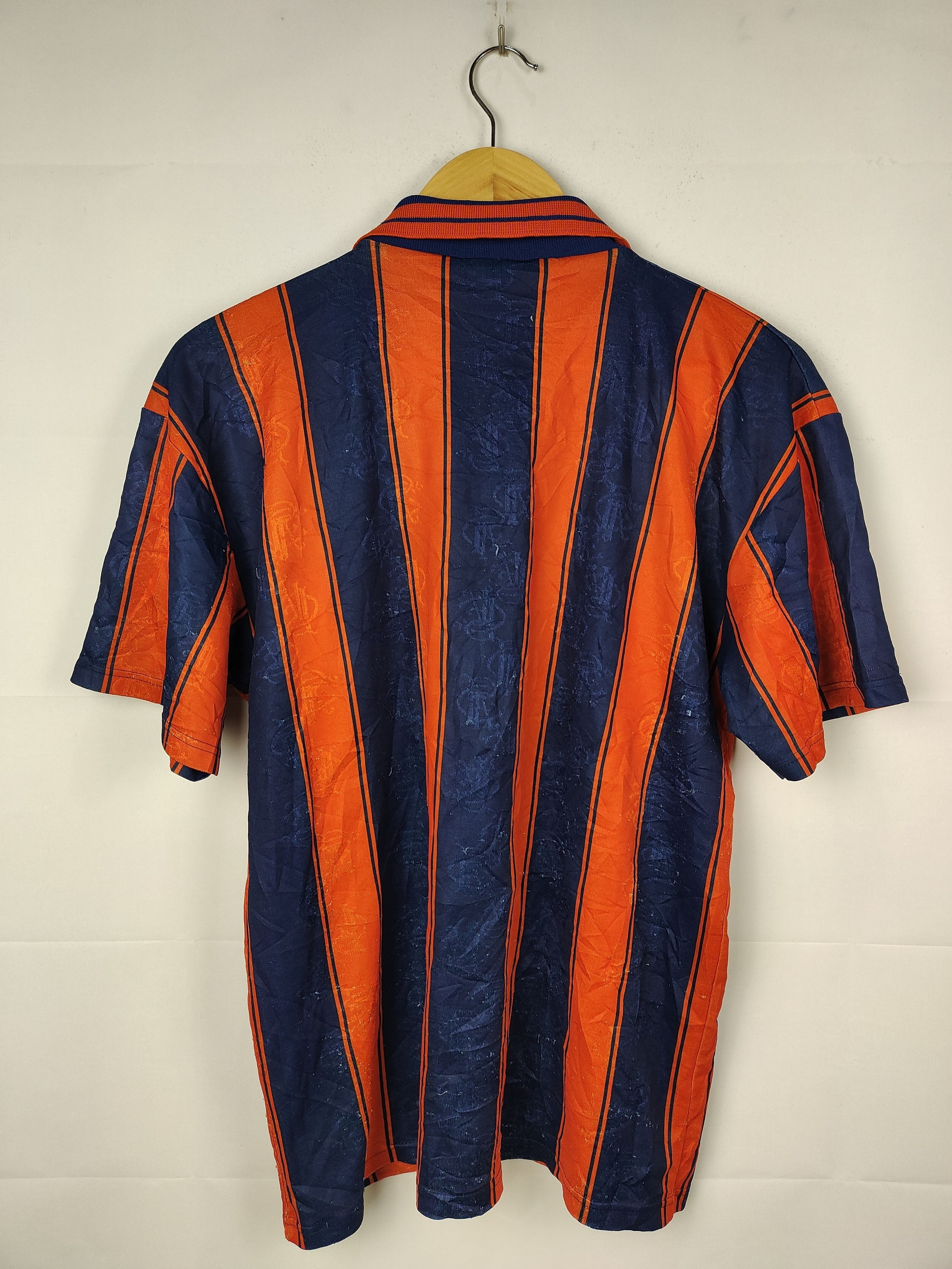 Vintage Vintage Distressed 1993/1994 Glasgow Rangers Football Club Size US M / EU 48-50 / 2 - 7 Thumbnail