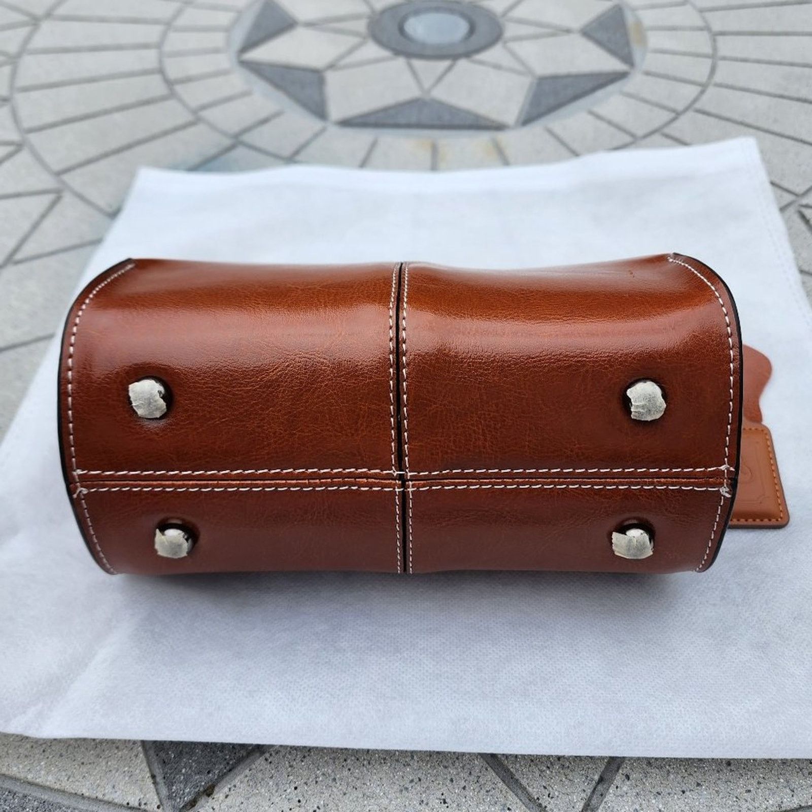 Designer MDBM Chatou Structured Minimalist Leather Crossbody Bag Size ONE SIZE - 4 Thumbnail