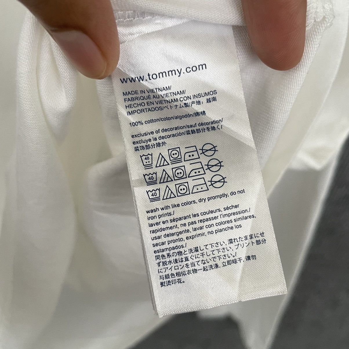 Designer × Tommy Hilfiger Tommy Hilfiger L/S T Shirt Size US L / EU 52-54 / 3 - 4 Thumbnail