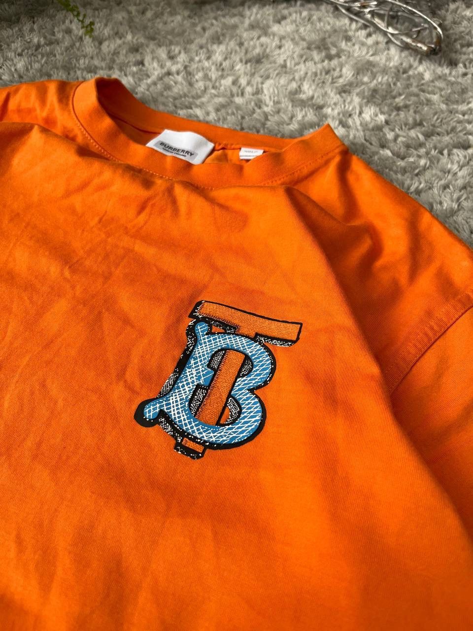 Burberry Burberry T-Shirt Streetwear Luxury Logo Rare Vintage Size US S / EU 44-46 / 1 - 4 Thumbnail
