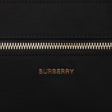 Burberry o1w1db10226 Size: OS / Nylon Pouch Shoulder Bag​ In Black Size ONE SIZE - 6 Thumbnail