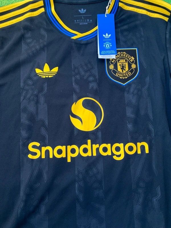 Adidas Adidas Manchester United Long Sleeve soccer Shirt, Size L Size US L / EU 52-54 / 3 - 3 Thumbnail