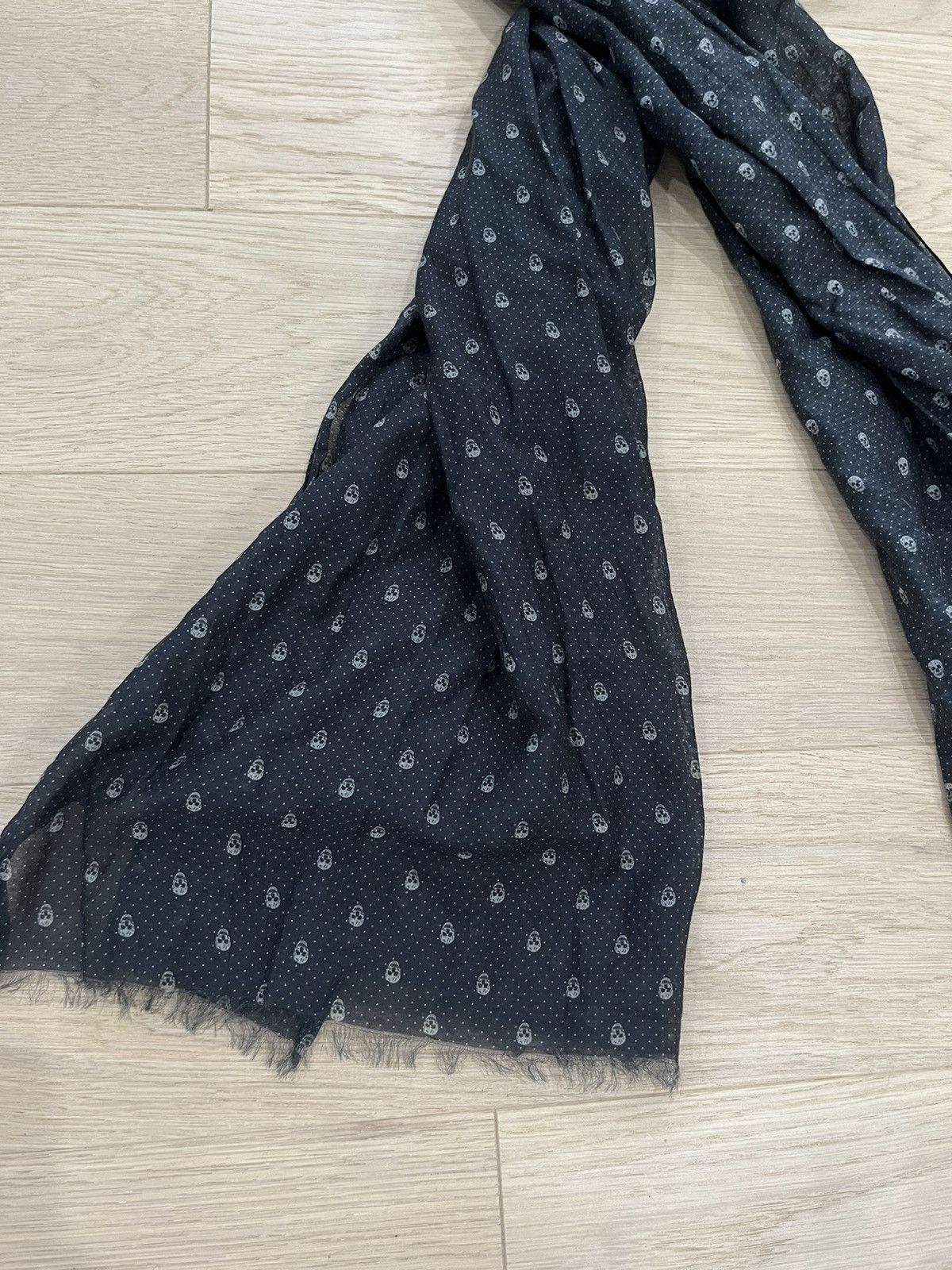 John Varvatos Mini Skulls Jacquard Scarf. Size ONE SIZE - 8 Thumbnail