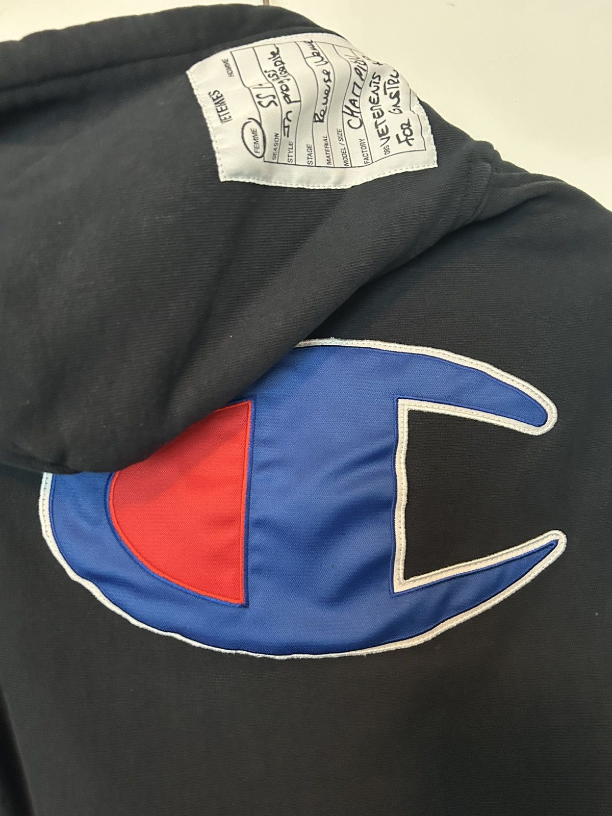 Vetements Vetements Champion Shrunken Hoodie Size S / US 4 / IT 40 - 3 Thumbnail