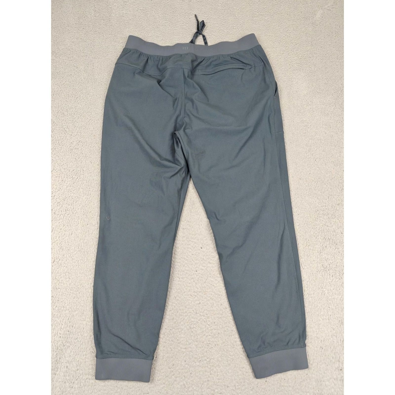 Lululemon Lululemon Mens XL Gray Jogger Pants Elastic Waist Drawstring Pockets Athletic Size US 36 / EU 52 - 4 Thumbnail
