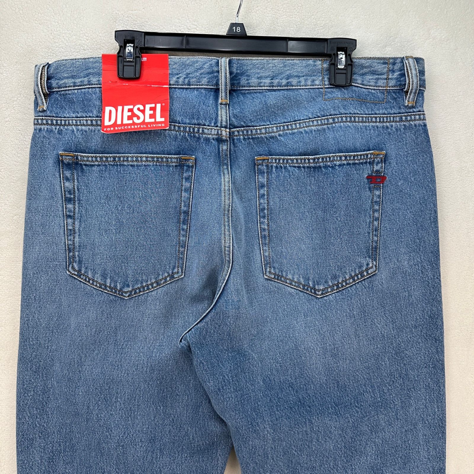 Diesel DIESEL INDUSTRY D-VIKER MEN'S 38 MEDIUM WASH TAPER STRAIGHT Size US 38 / EU 54 - 8 Thumbnail