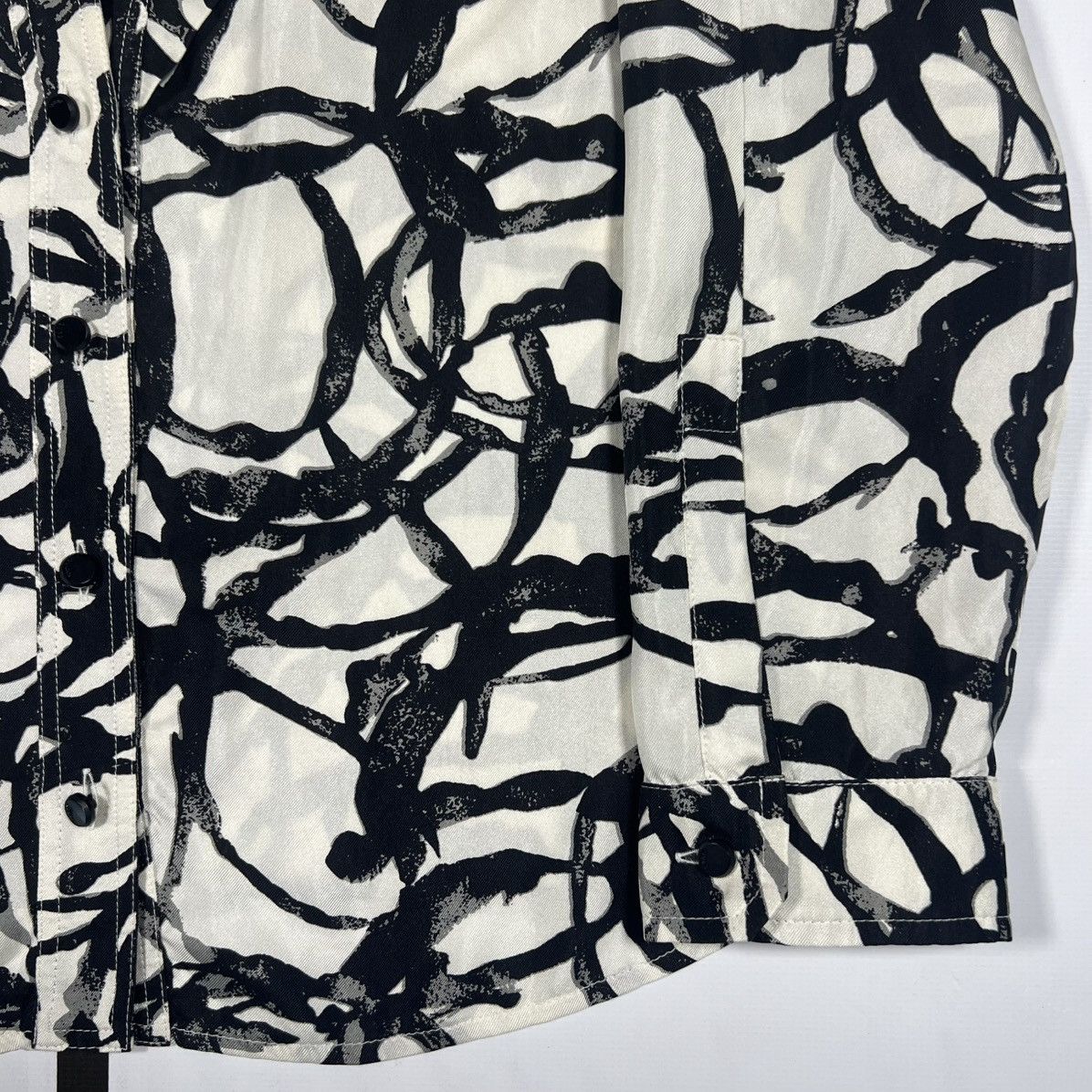Gucci |[ SS07 Gucci Abstract Print Silk Button Up Blouse ]| Size XS / US 0-2 / IT 36-38 - 5 Thumbnail