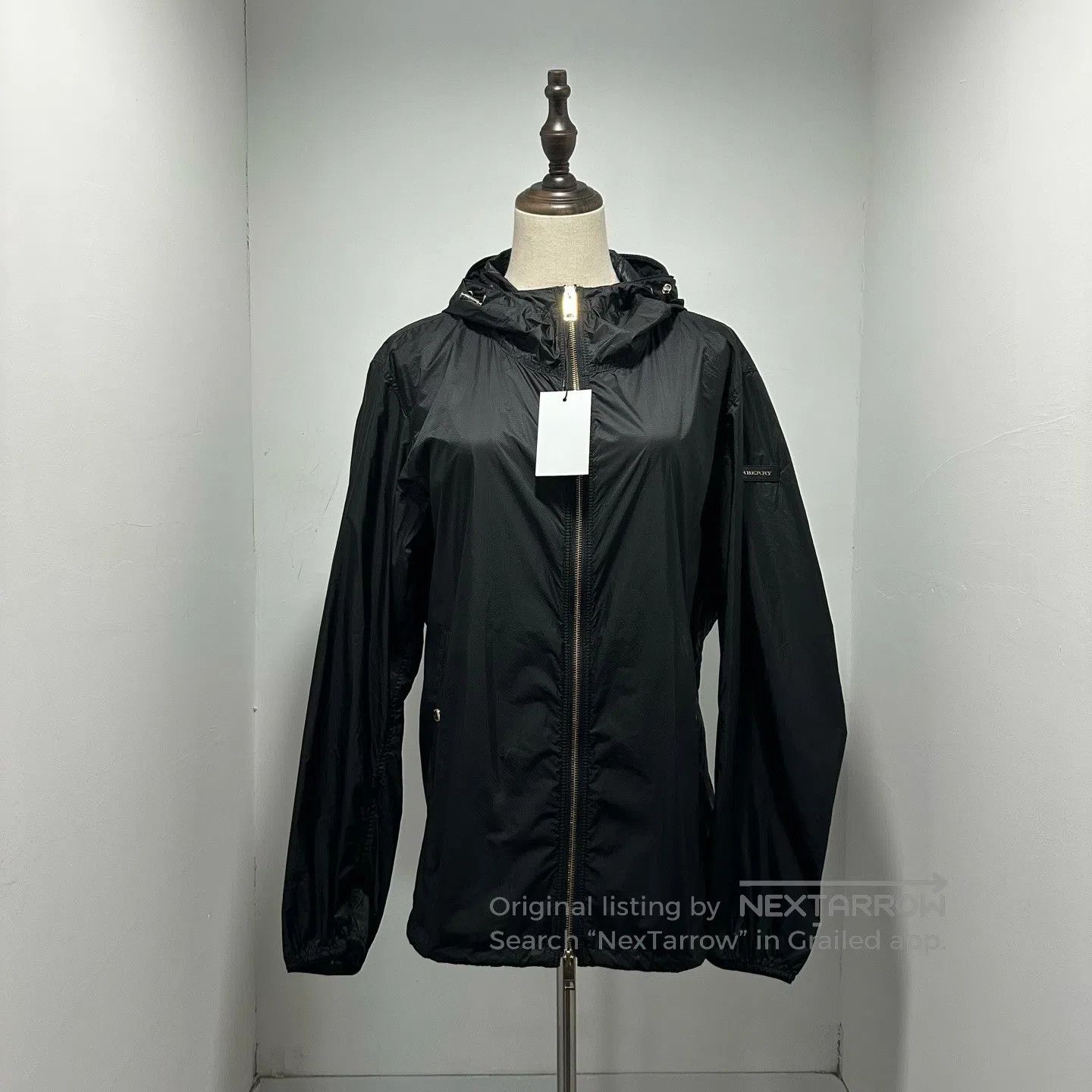 Burberry Burberry Gold Logo Jacket| Size M / US 6-8 / IT 42-44 - 1 Thumbnail