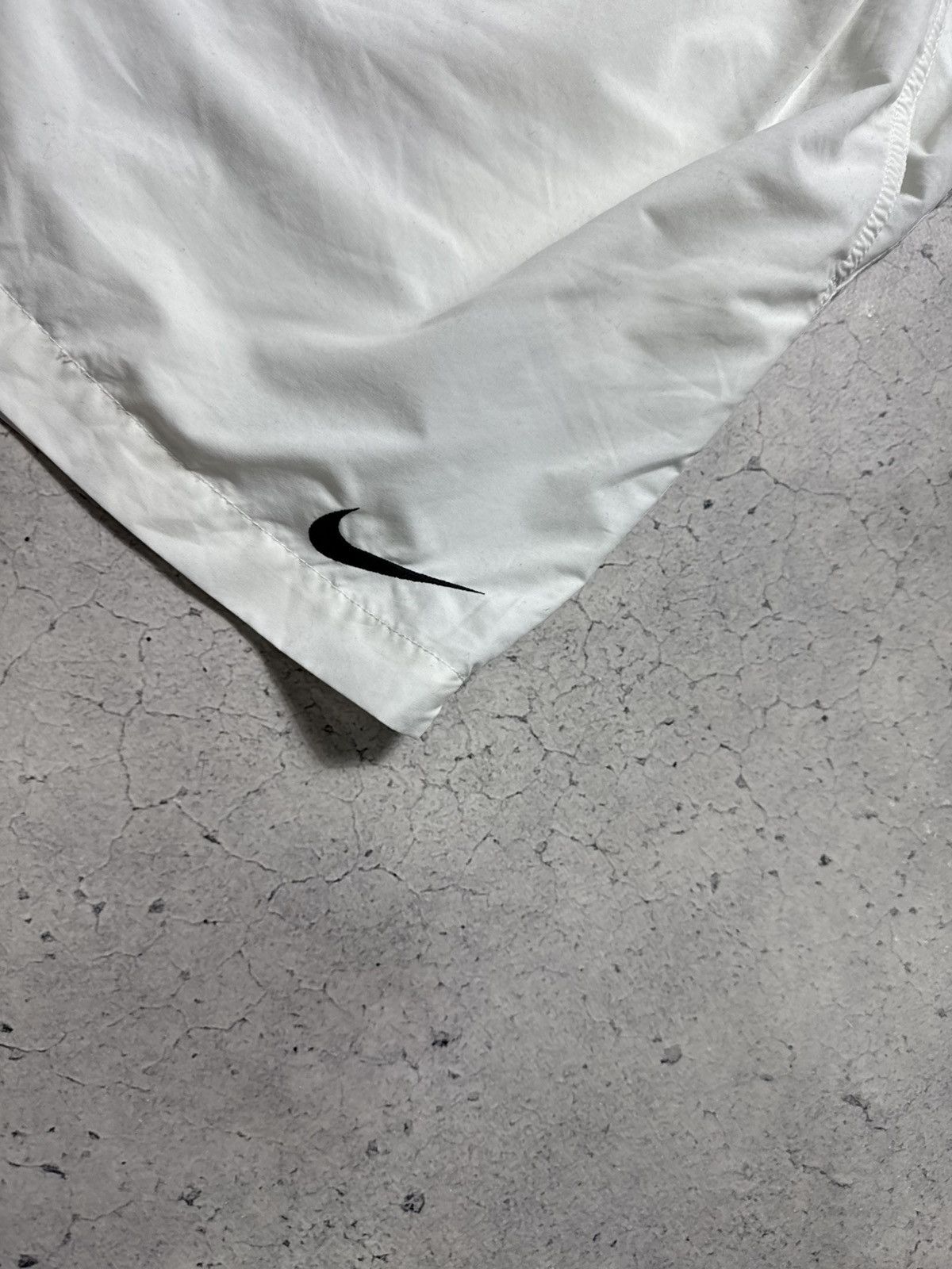 Nike Nike Vintage 90’s Nylon White Shorts Swoosh Drill Size US 36 / EU 52 - 3 Thumbnail
