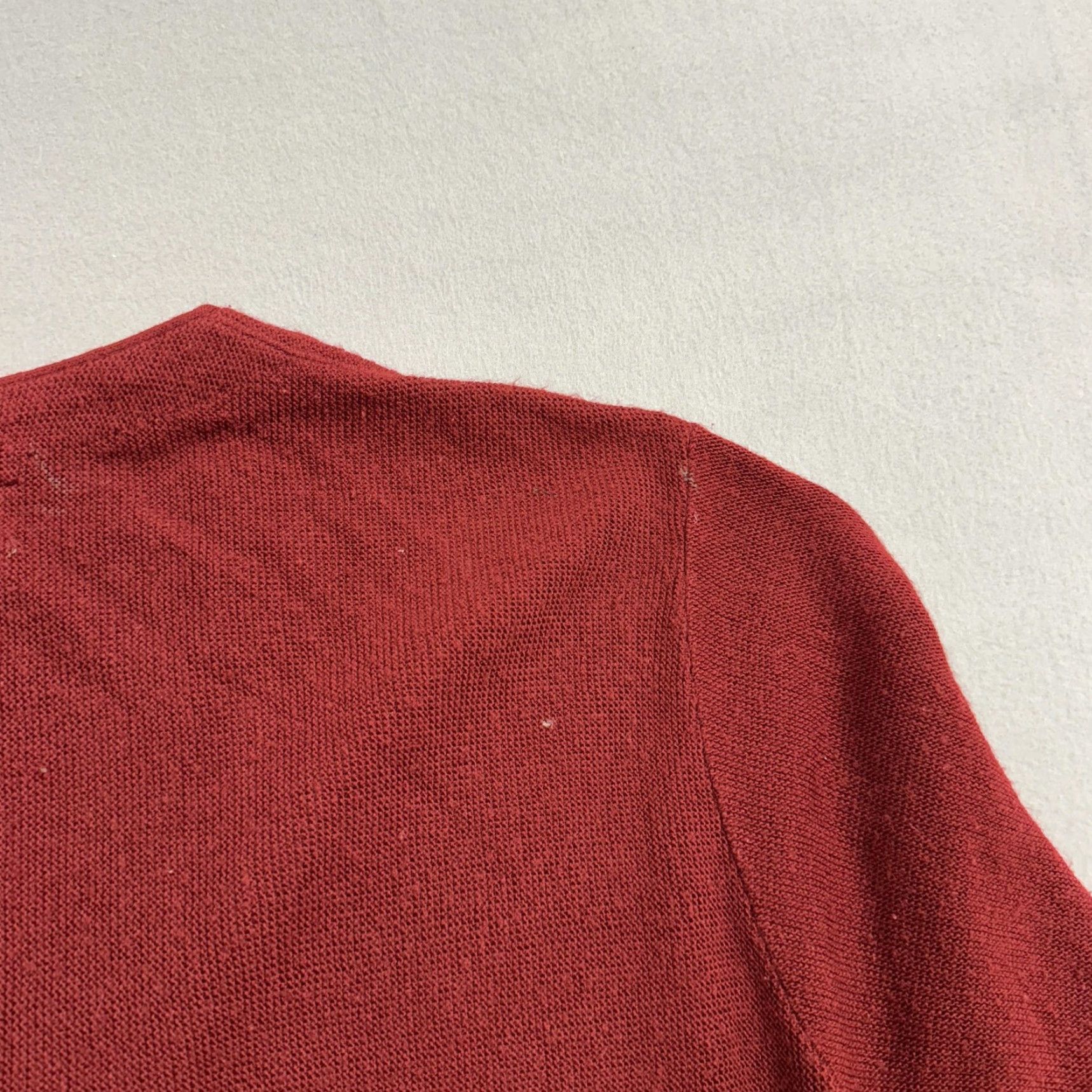Izod VINTAGE Izod Sweater Mens Large Red Button Front Cardigan Crest Logo USA 80s Size US L / EU 52-54 / 3 - 5 Thumbnail