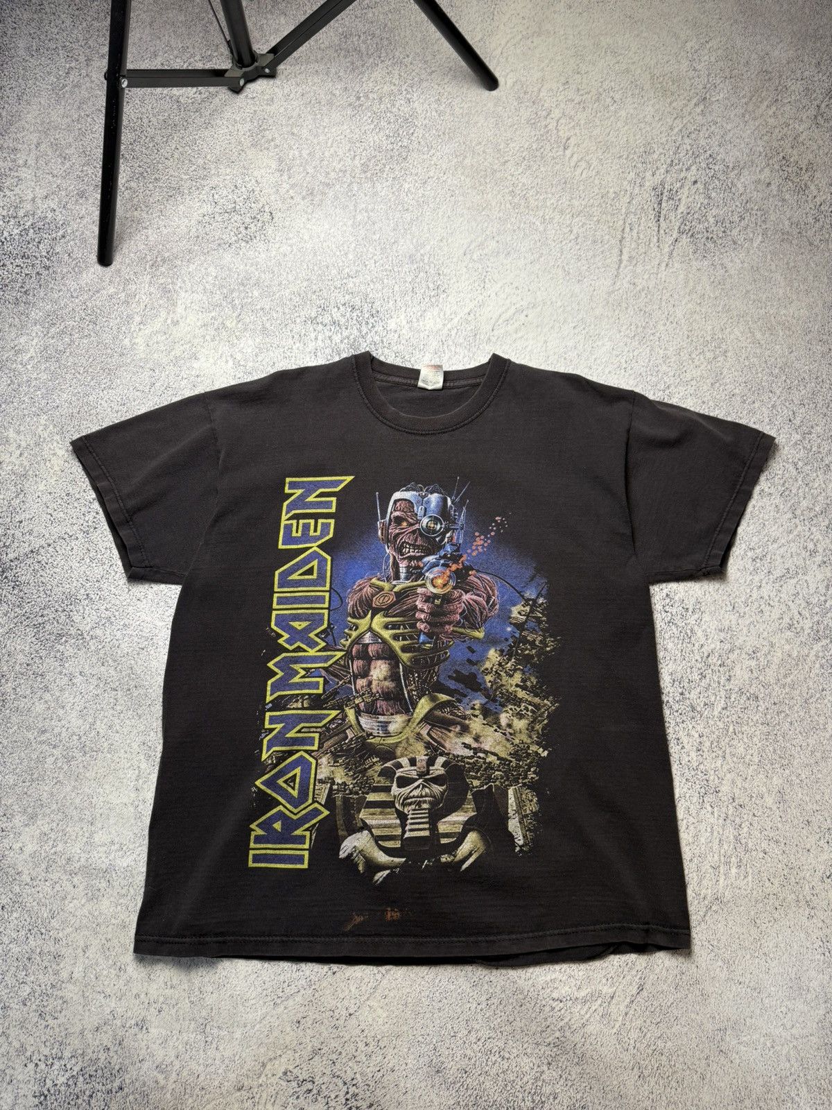 Iron Maiden Vintage Iron Maiden Distressed Tour Tshirt 90s Size US XL / EU 56 / 4 - 4 Thumbnail