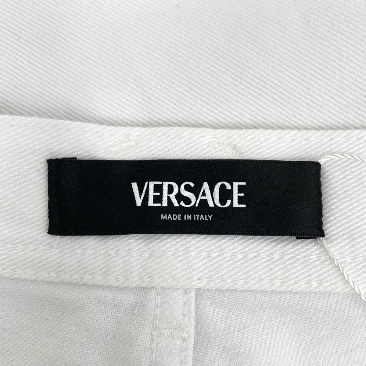 Versace Versace White Casual Pants With Leather Logo Plate K26WX Size 27" / US 4 / IT 40 - 7 Thumbnail