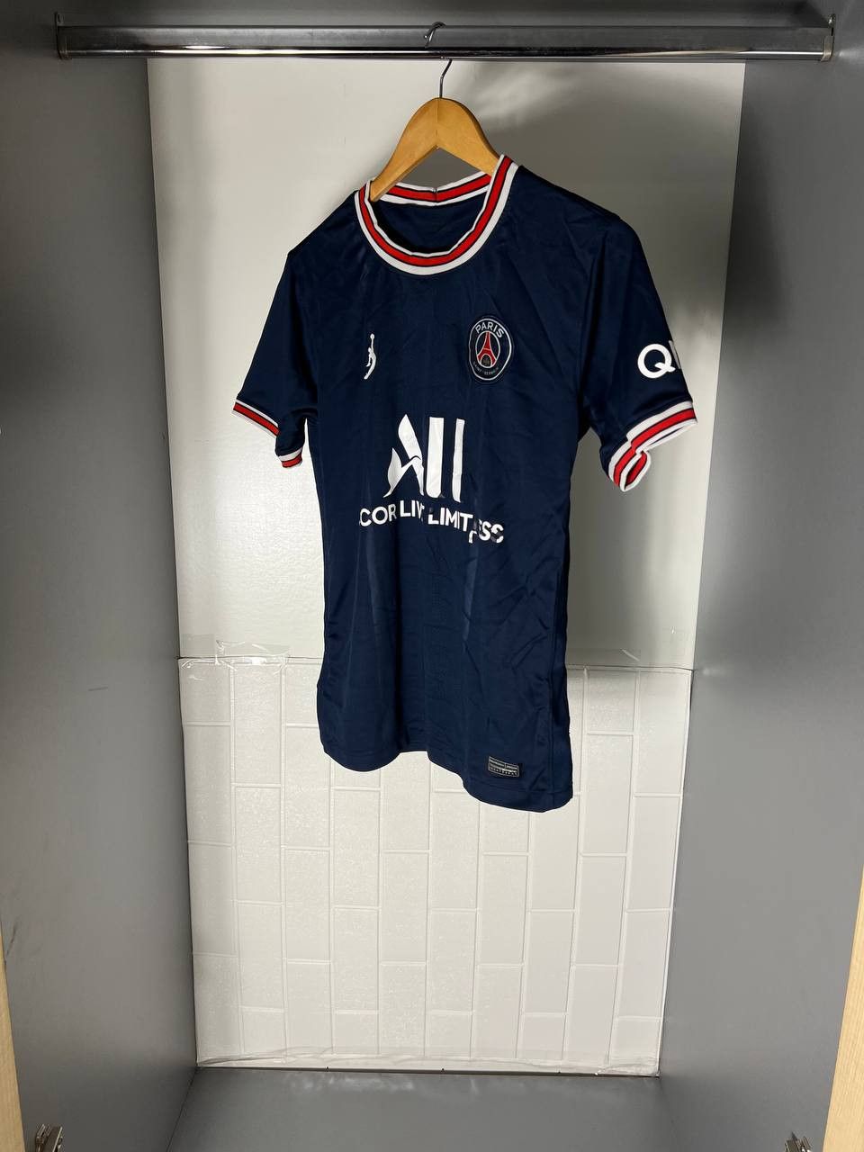 Nike VINTAGE NIKE JORDAN FC PSG PARIS FRANCE SOCCER JERSEY Y2K Size US S / EU 44-46 / 1 - 3 Thumbnail