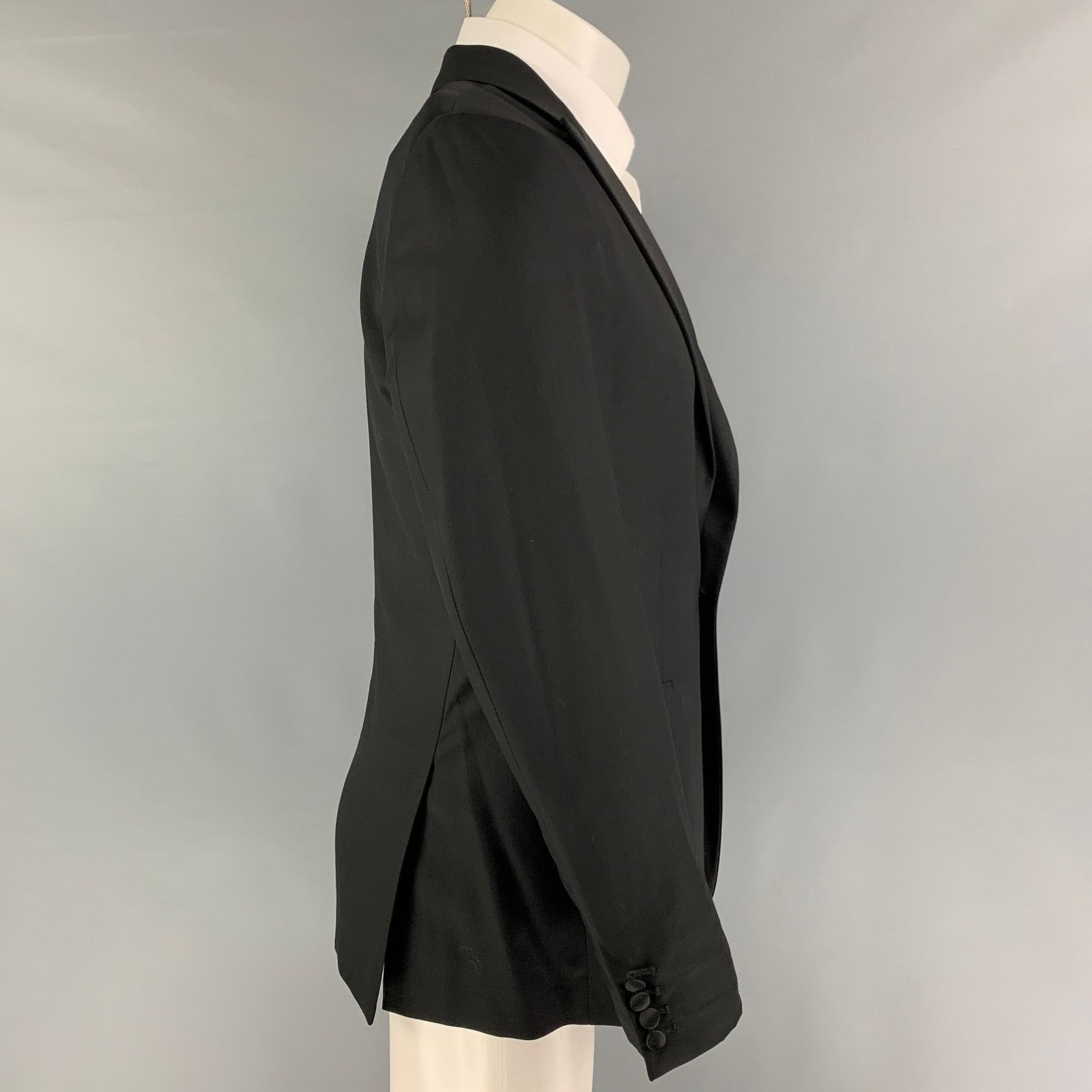 Calvin Klein Size 38 Black Wool Peak Lapel Sport Coat Size 38R - 2 Thumbnail
