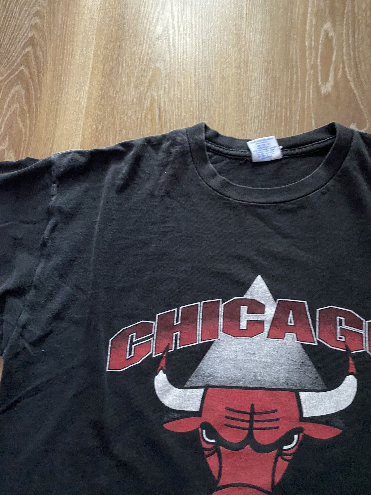 NBA Vintage 90s NBA Chicago Bulls Starter USA Sun Faded T-Shirt Size US L / EU 52-54 / 3 - 5 Thumbnail