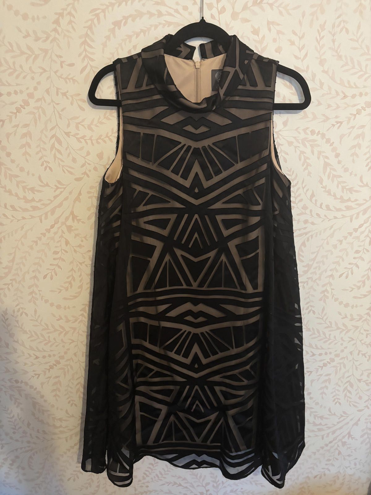 Vince Camuto NEW Vince Camuto Trapeze Burnout Geometric Swing Dress sz 10 Size L / US 10 / IT 46 - 1 Thumbnail