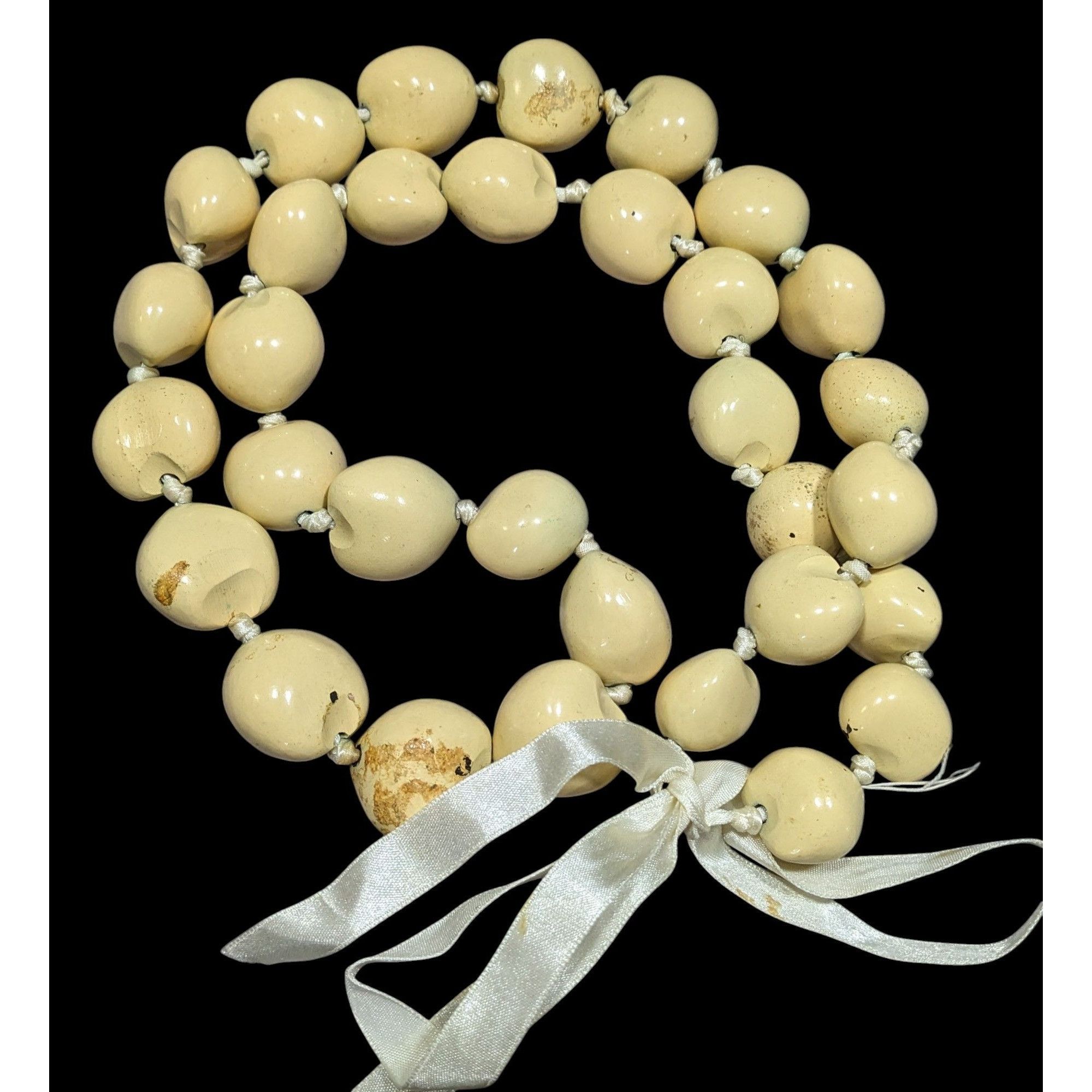 Other Traditional Hawaiian Cream Kukui Nut Necklace Size ONE SIZE - 1 Thumbnail