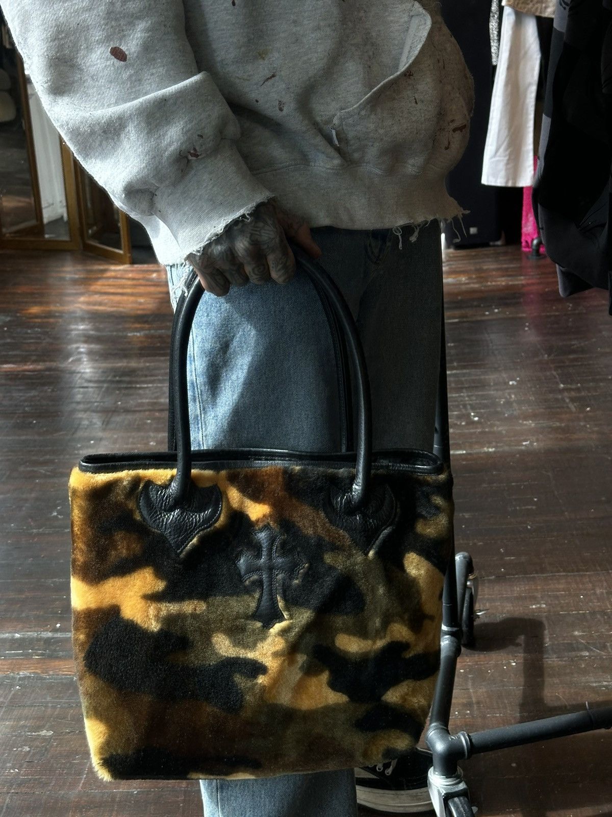 Chrome Hearts CHROME HEARTS CAMO SHEARLING FUR CROSS PATCH BAG Size ONE SIZE - 9 Thumbnail