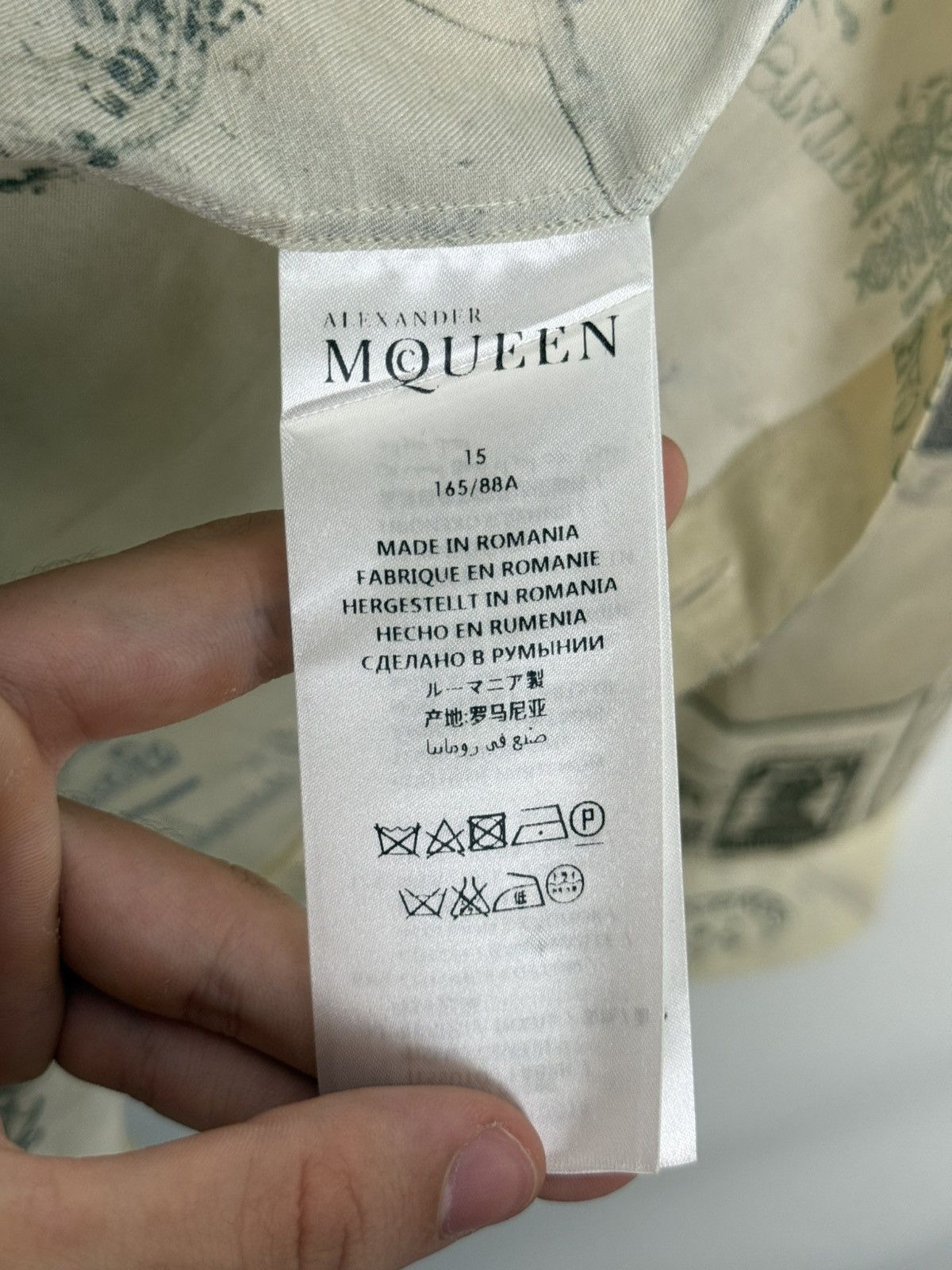 Alexander McQueen McQueen letters to india silk shirt Size US M / EU 48-50 / 2 - 6 Thumbnail